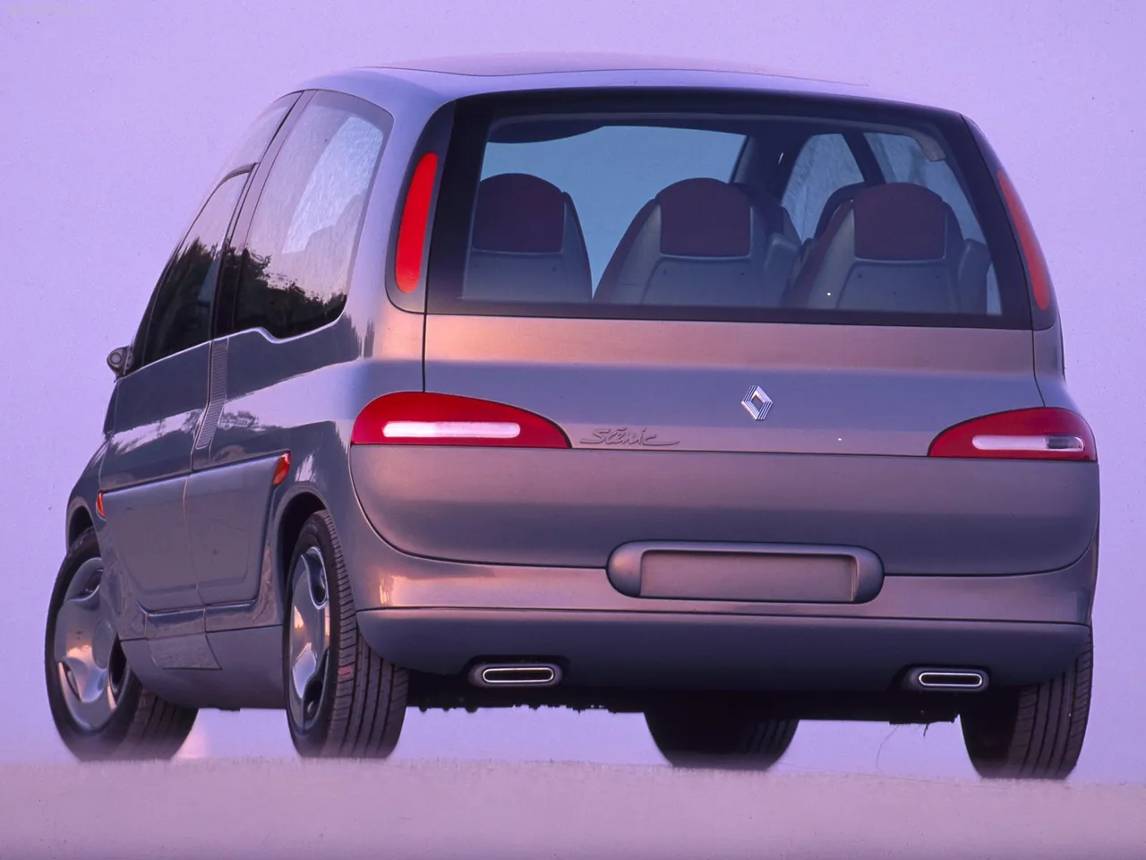 Renault Scenic Concept (1991) – zadní tříčtvrteční pohled