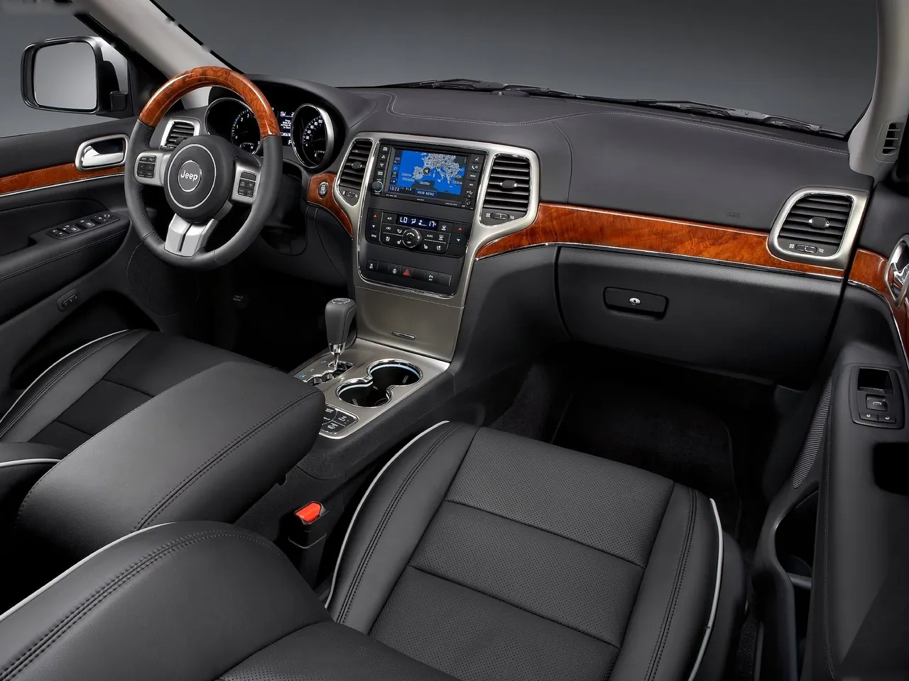 Jeep Grand Cherokee (2011) – interiér