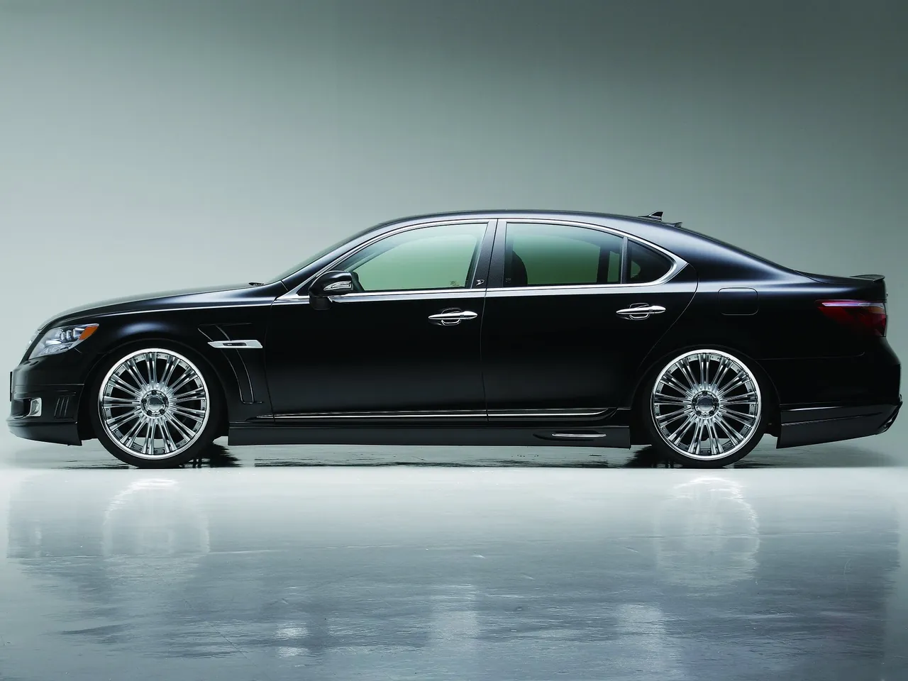 Wald Lexus LS600h (2010) – boční profil