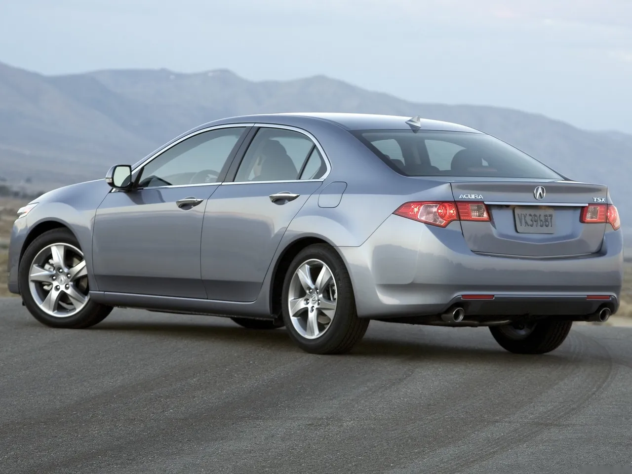 Acura TSX Sedan (2011) – zadní tříčtvrteční pohled