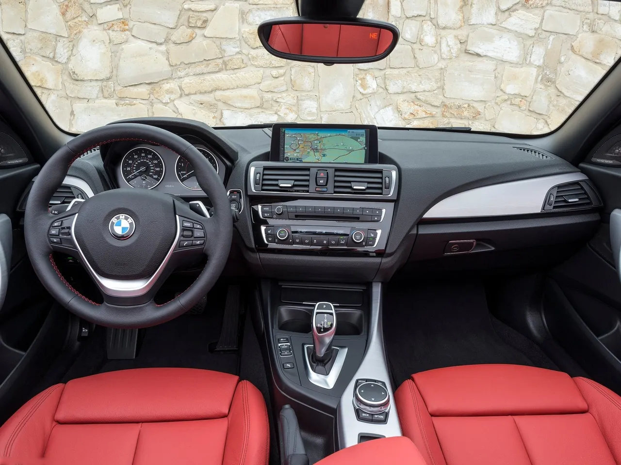 BMW 2-Series Convertible (2015) – interiér