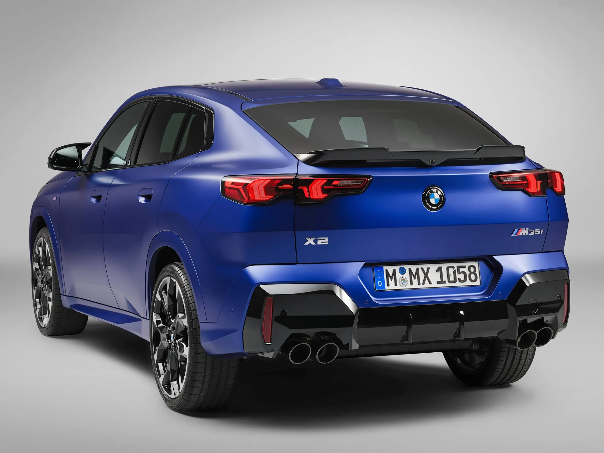BMW X2 M35i xDrive (2024) - Rear Three-Quarter