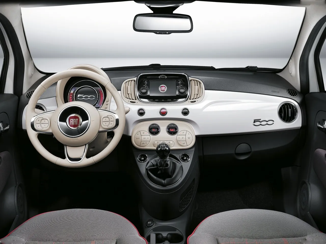 Fiat 500 (2016) – interiér