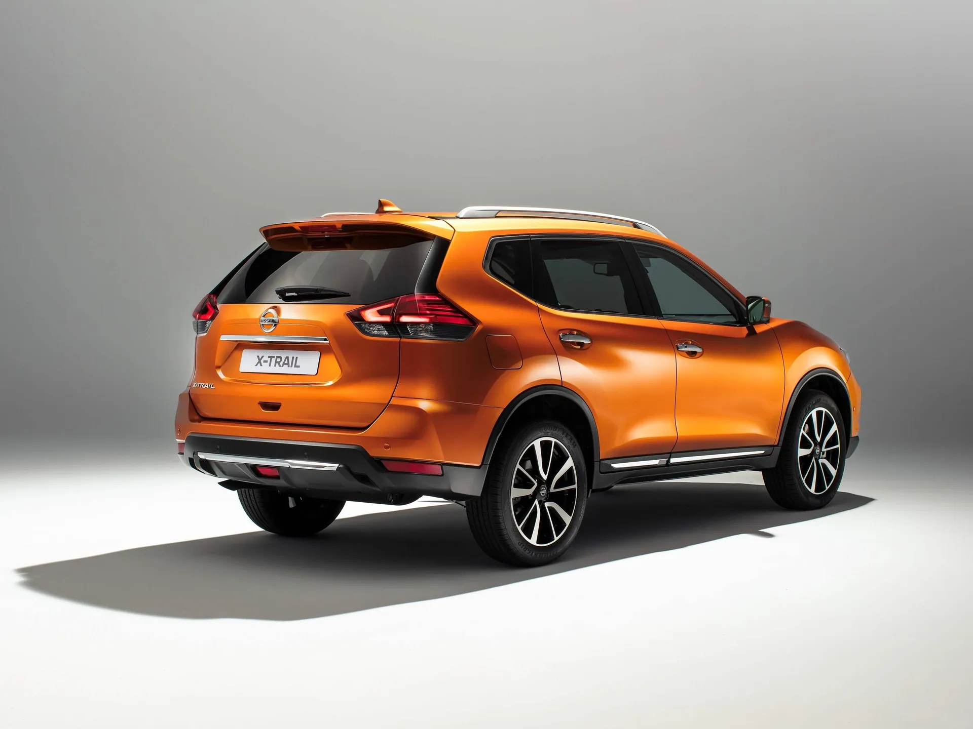 Nissan X-Trail (2018) – zadní tříčtvrteční pohled