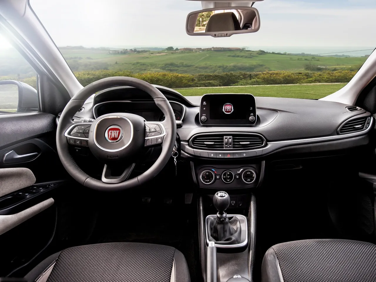 Fiat Tipo 5-door (2017) – interiér