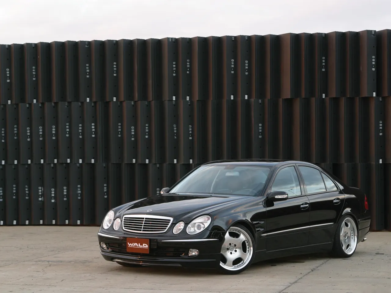 Wald Mercedes-Benz E-Class (2001)