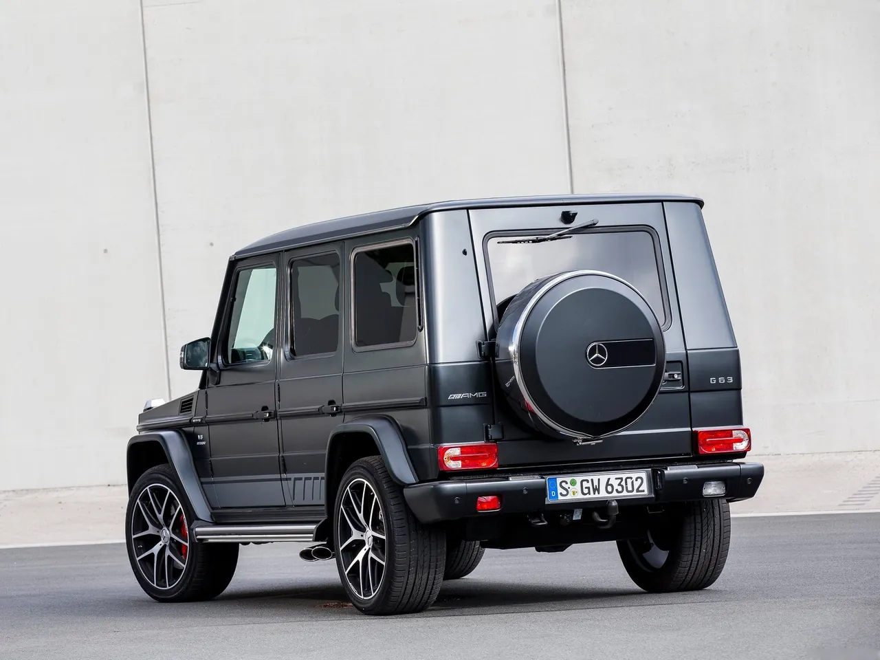 Mercedes-Benz G-Class (2016) - Rear Three-Quarter