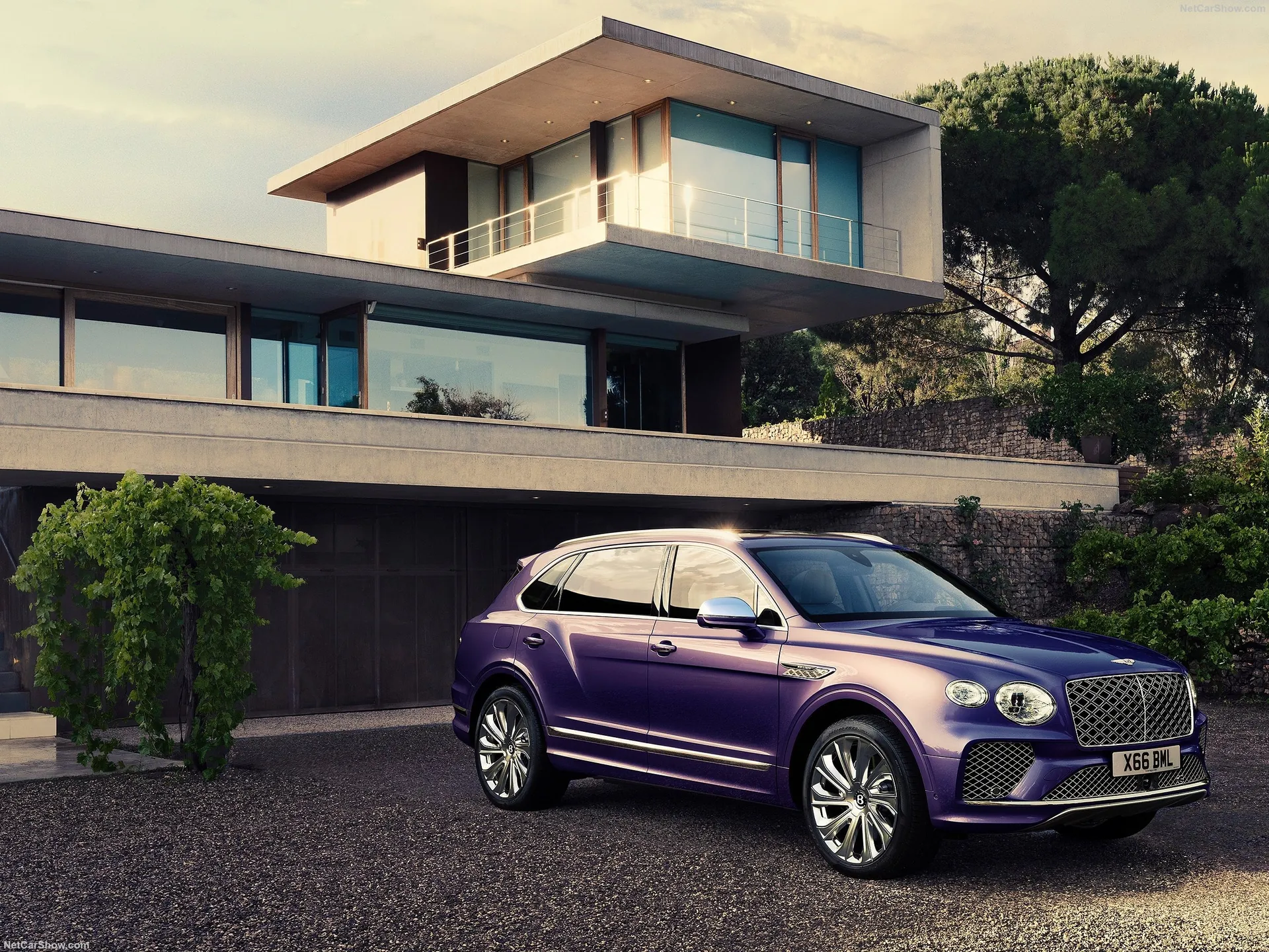Bentley Bentayga EWB Mulliner (2024)