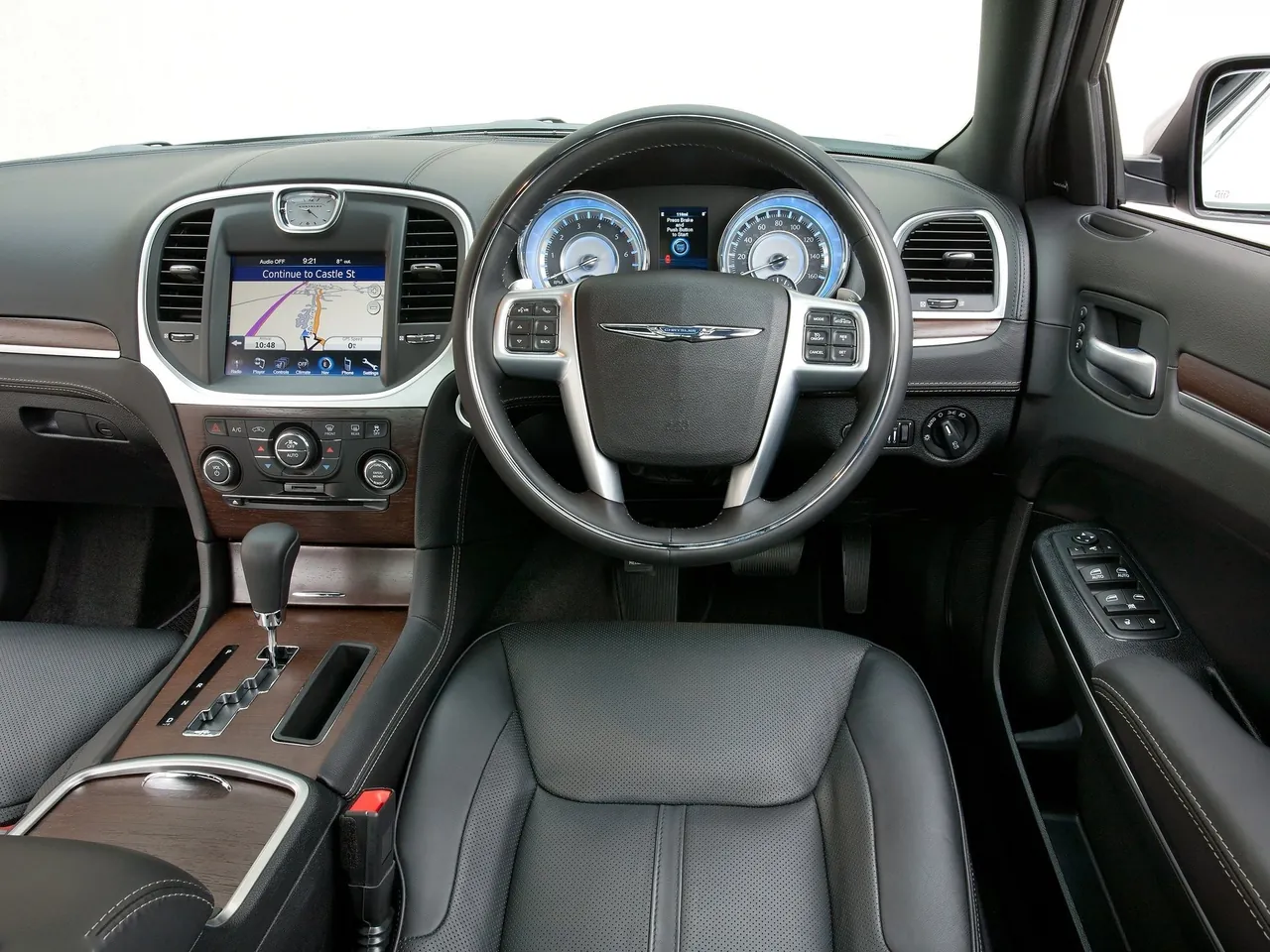 Chrysler 300C (2012) – interiér