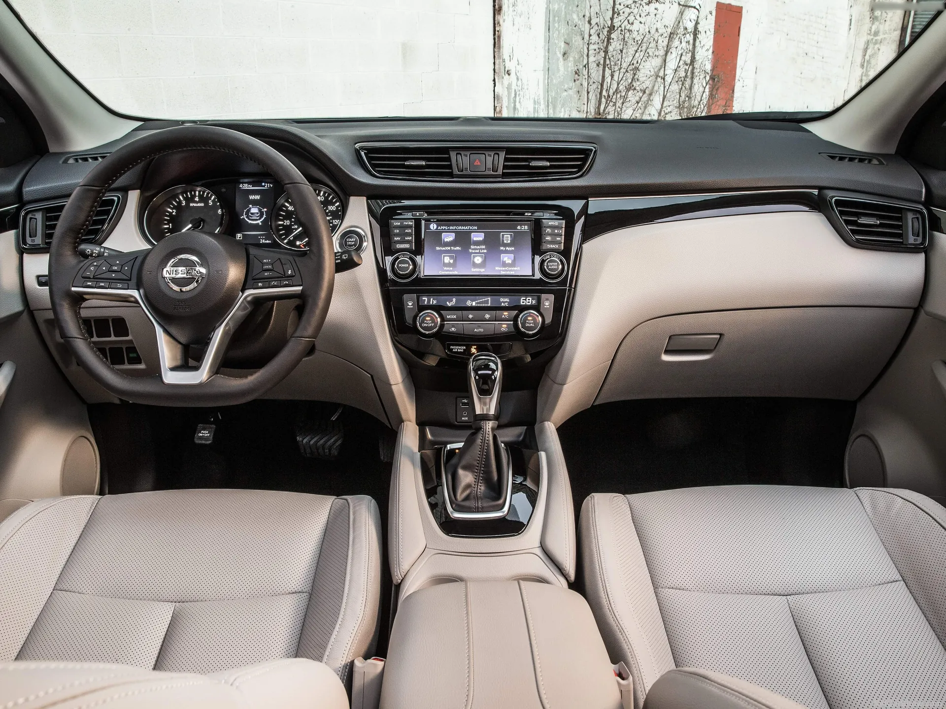 Nissan Rogue Sport (2017) – interiér