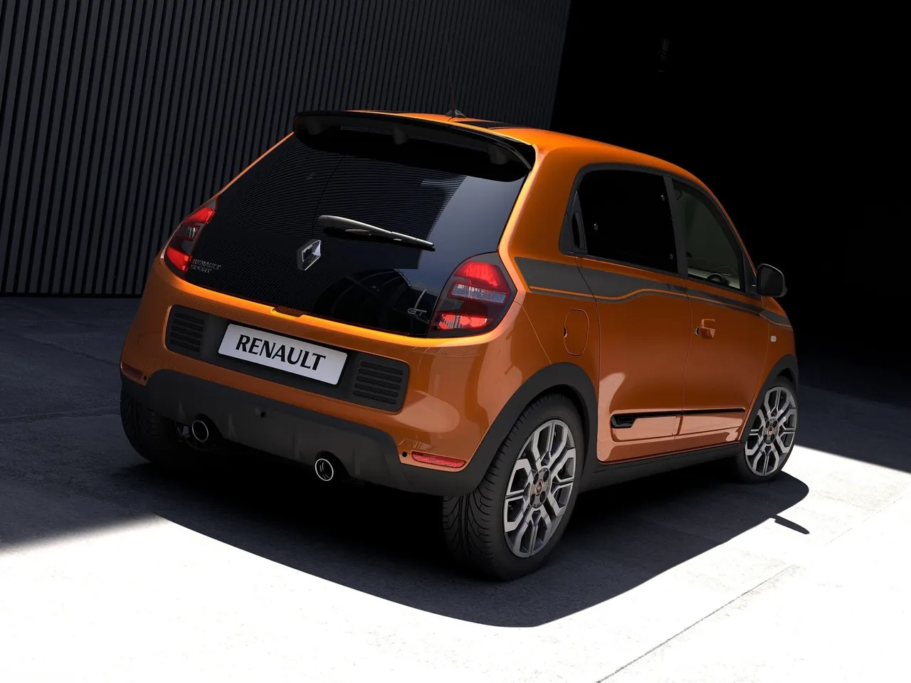 Renault Twingo GT (2017) – zadní tříčtvrteční pohled