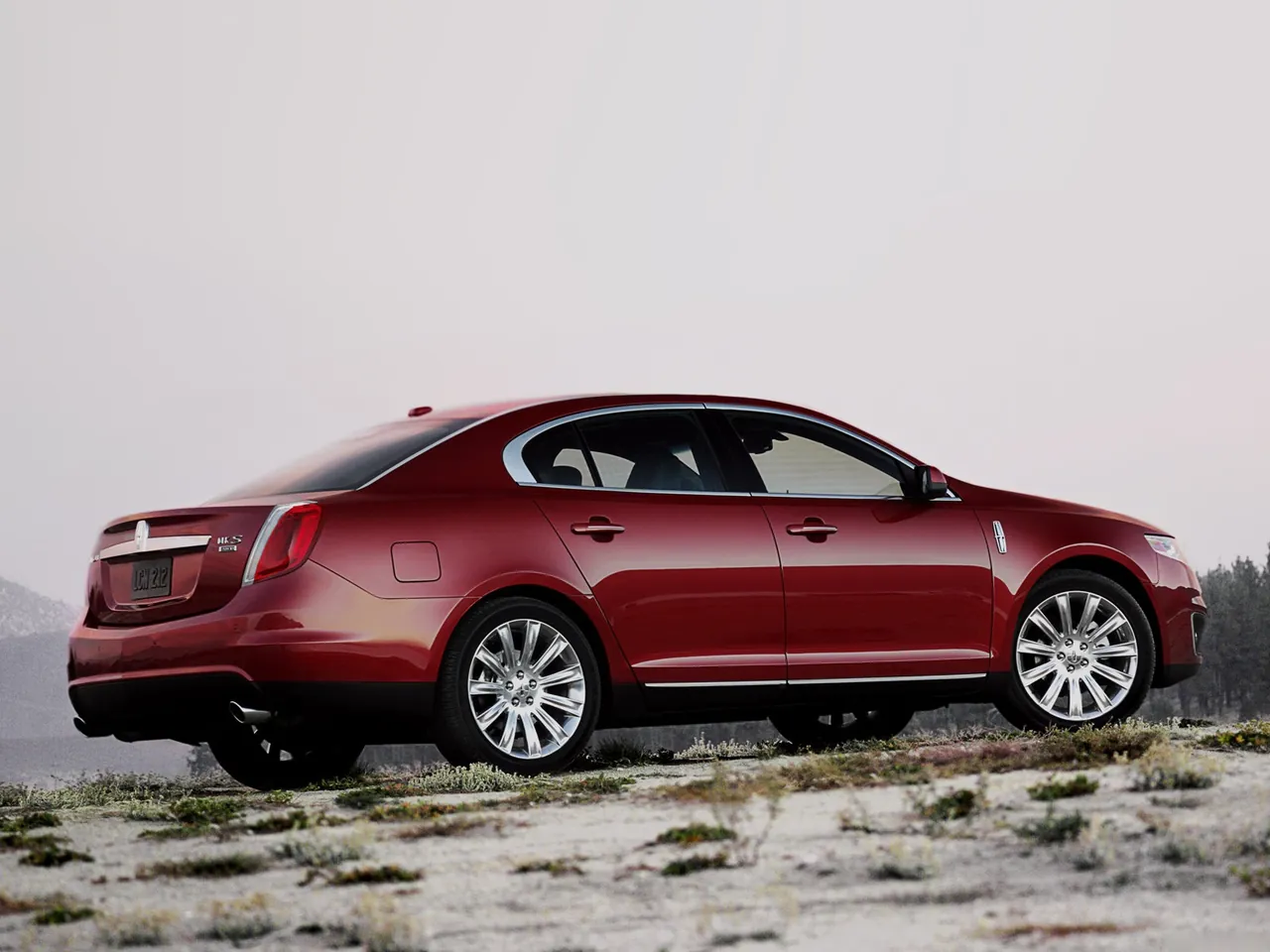 Lincoln MKS (2009) – zadní tříčtvrteční pohled