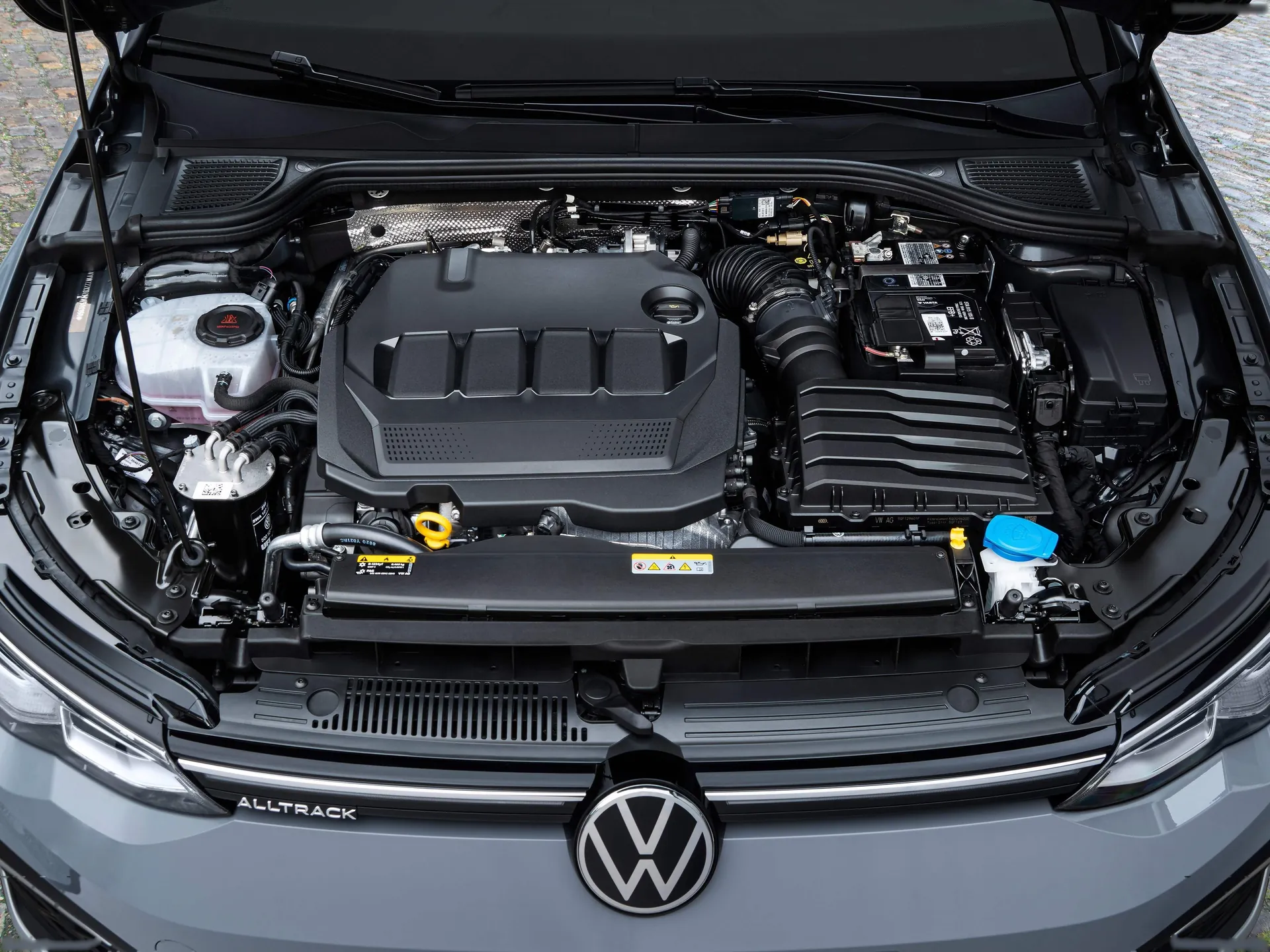 Volkswagen Golf Alltrack (2021) - Engine Bay