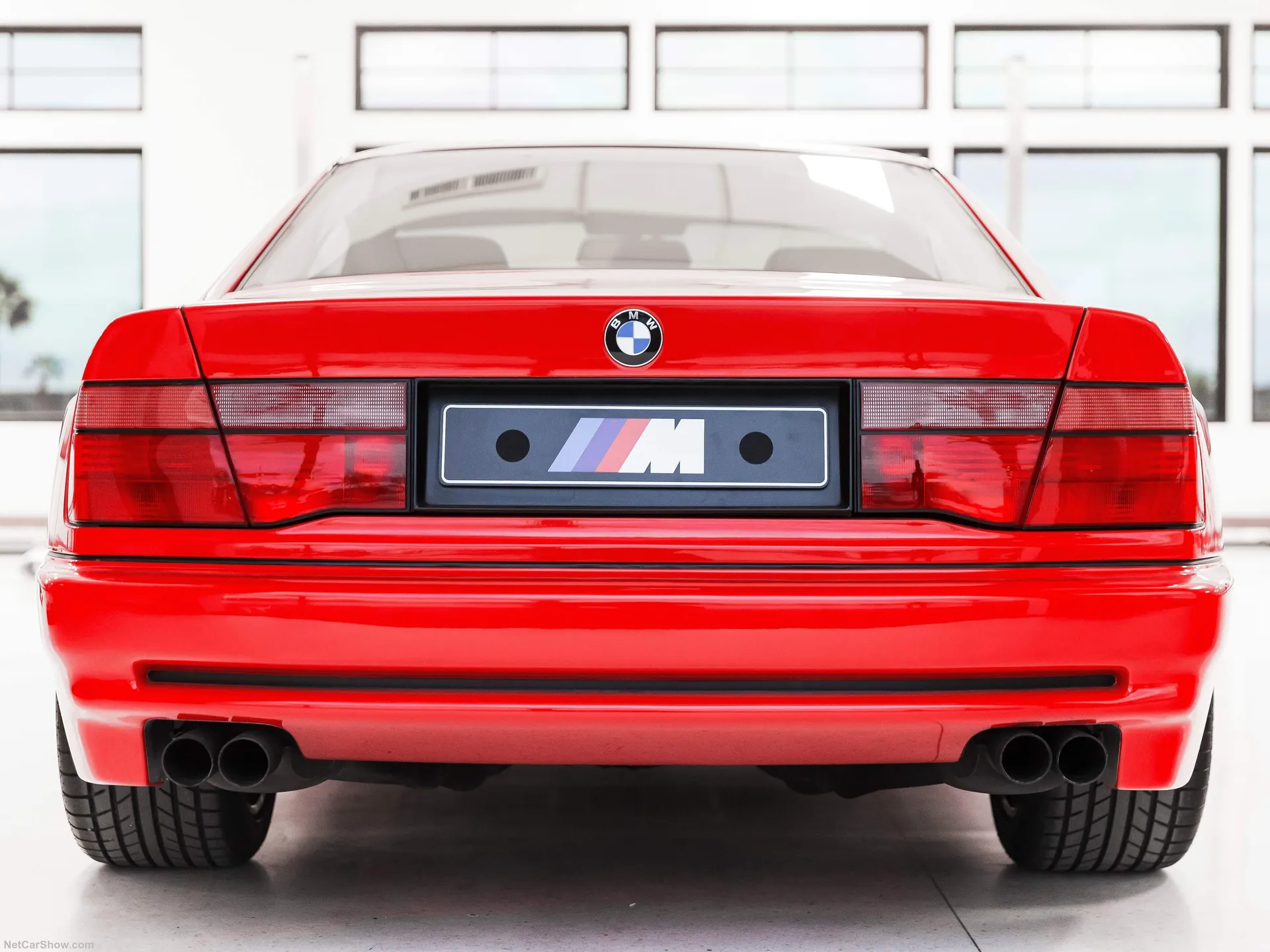 BMW M8 Concept (1990) – zezadu