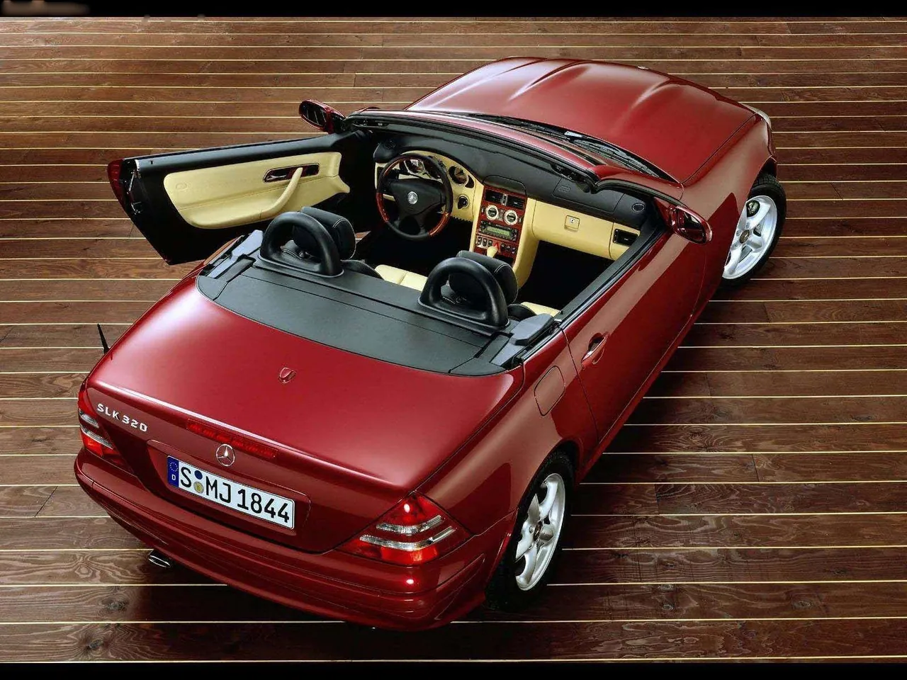 Mercedes-Benz SLK320 (2000) - Rear Three-Quarter