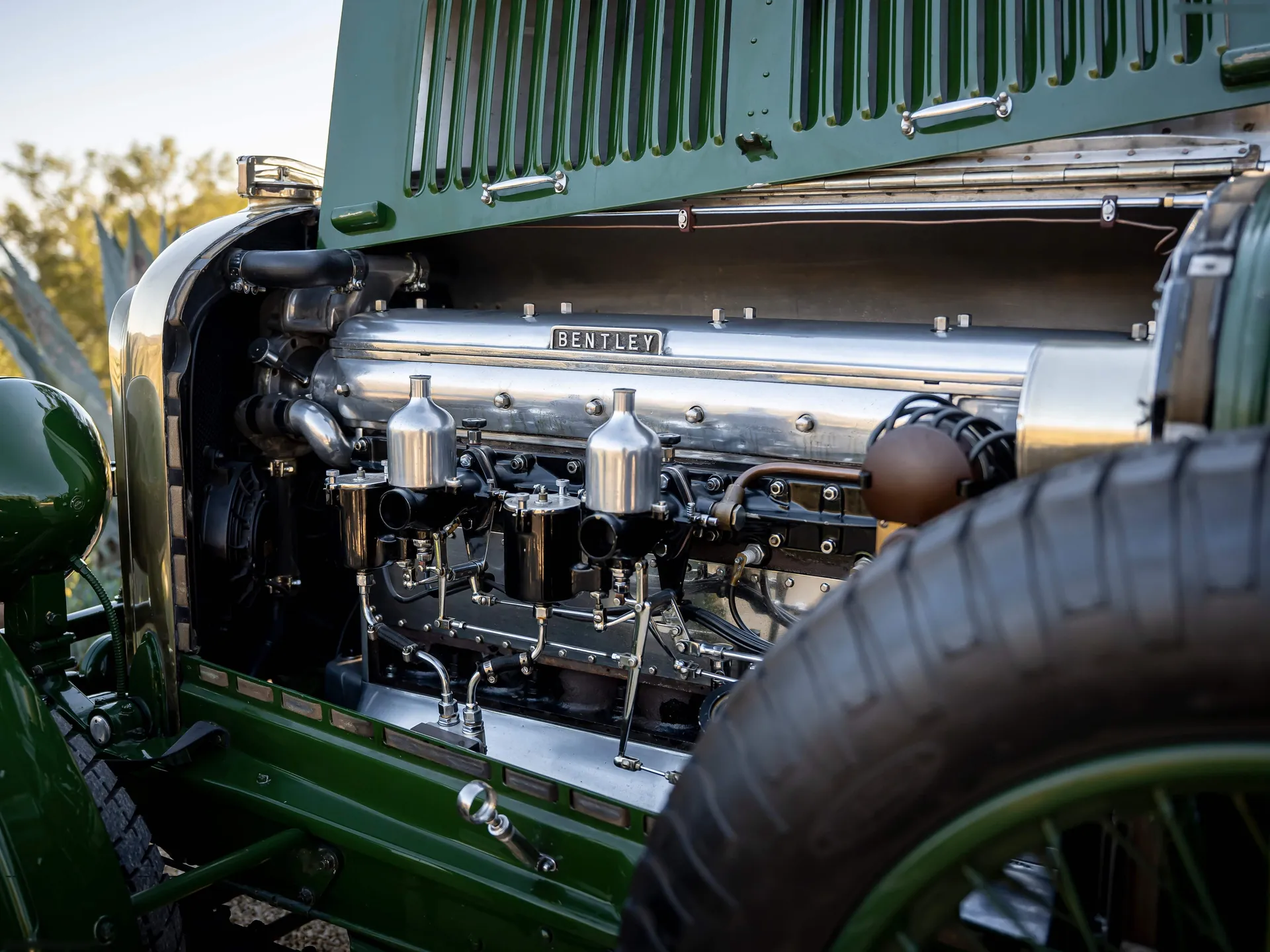 Bentley 6.5 Litre (1930) – motorový prostor