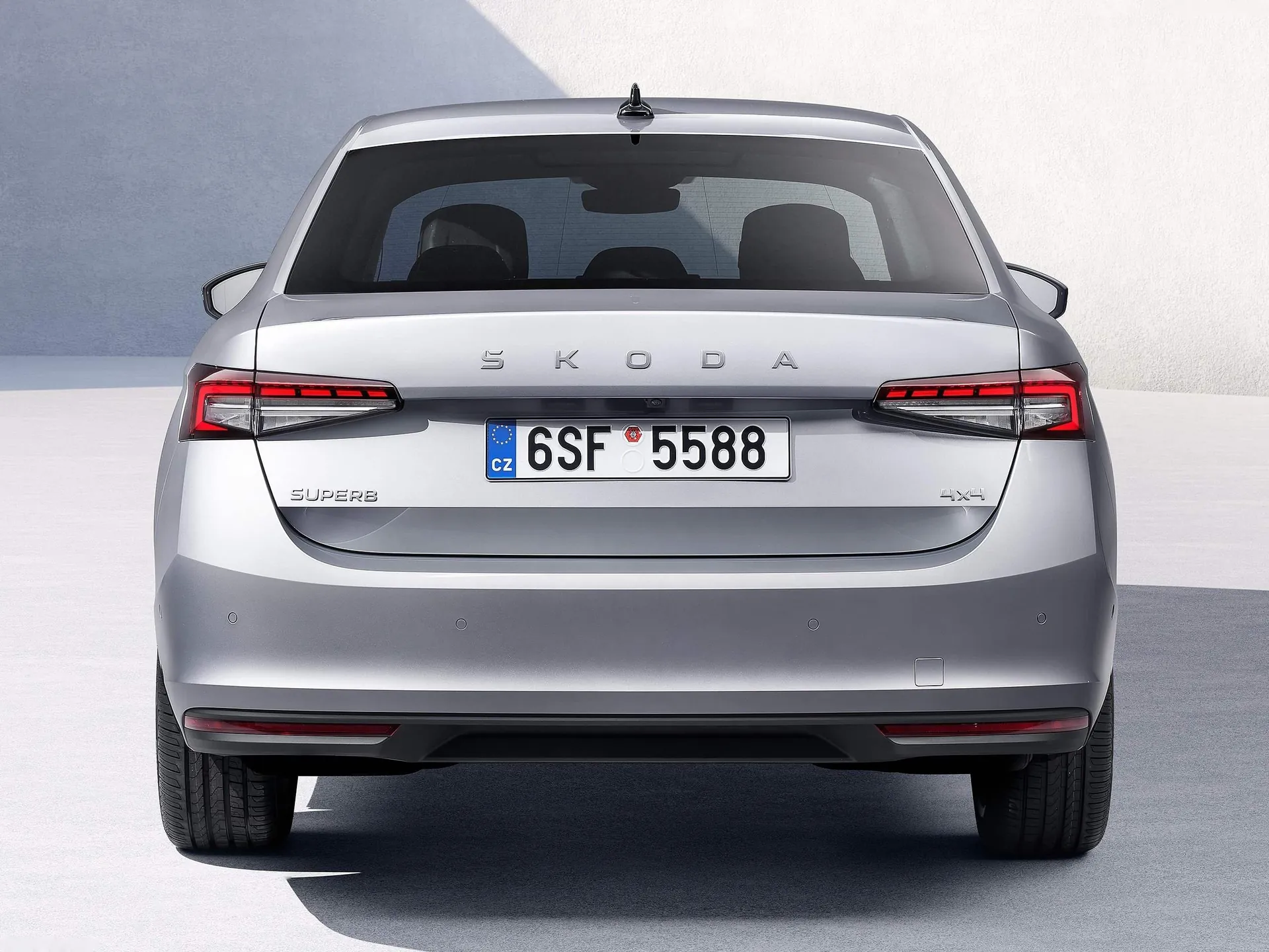 Skoda Superb (2024) – zezadu