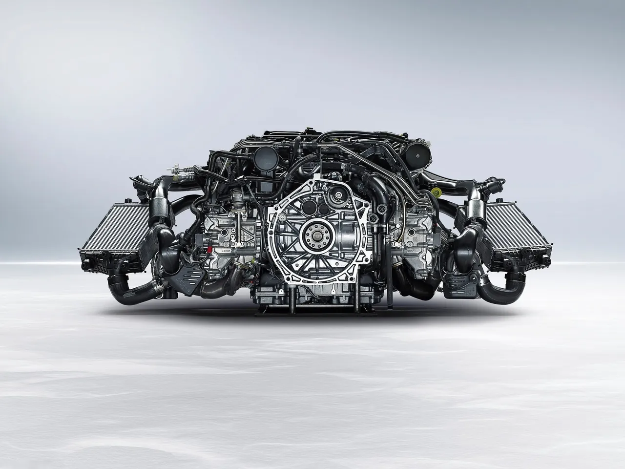 Porsche 911 Turbo S (2014) - Engine