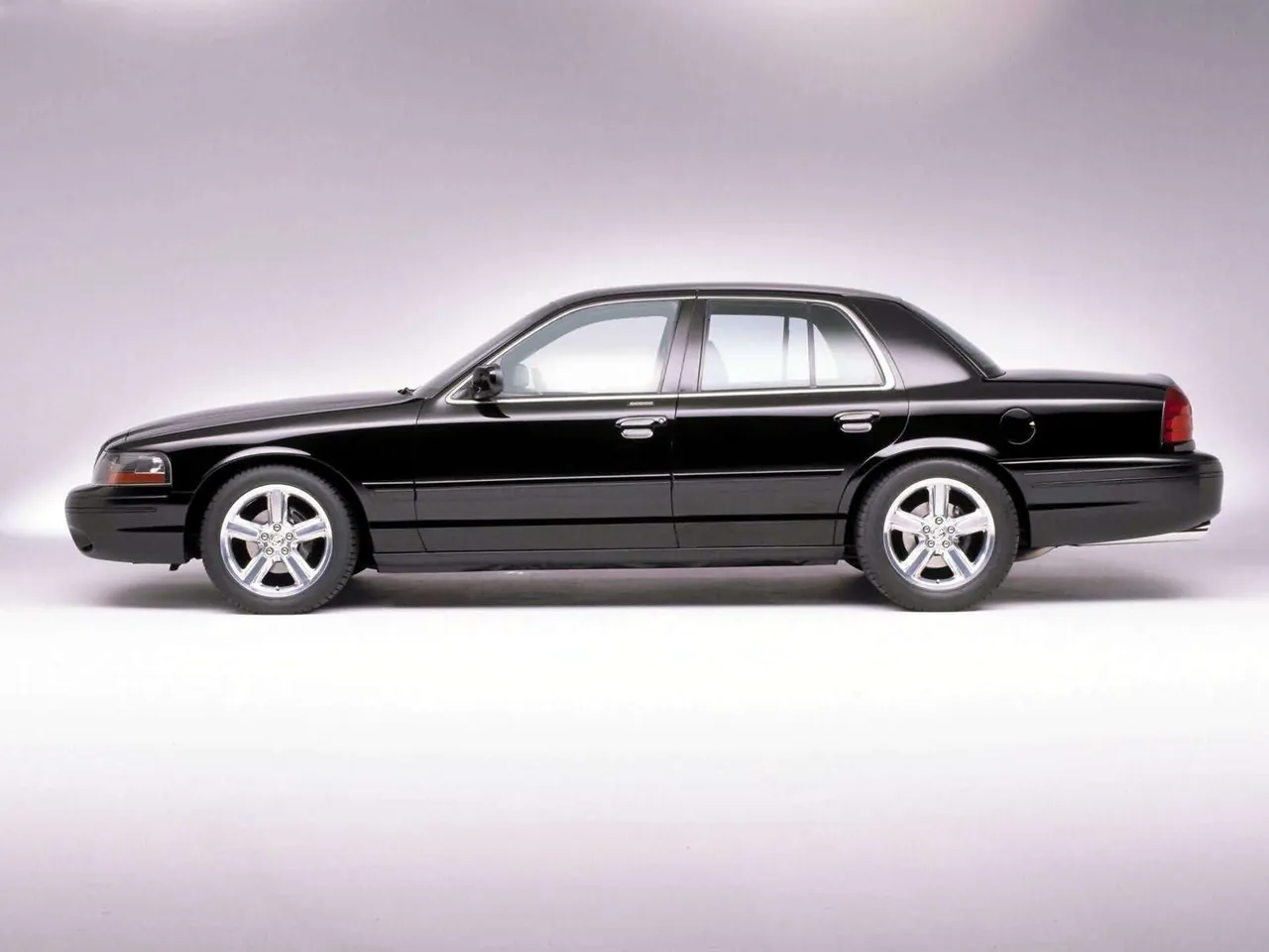 Mercury Marauder (2003) – boční profil