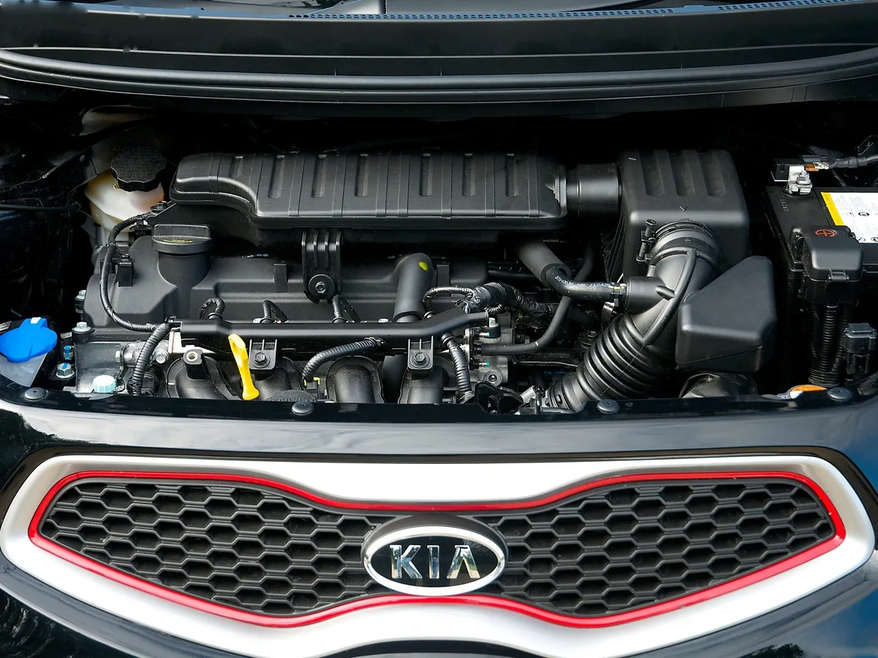 Kia Picanto 3-door (2012) – motorový prostor
