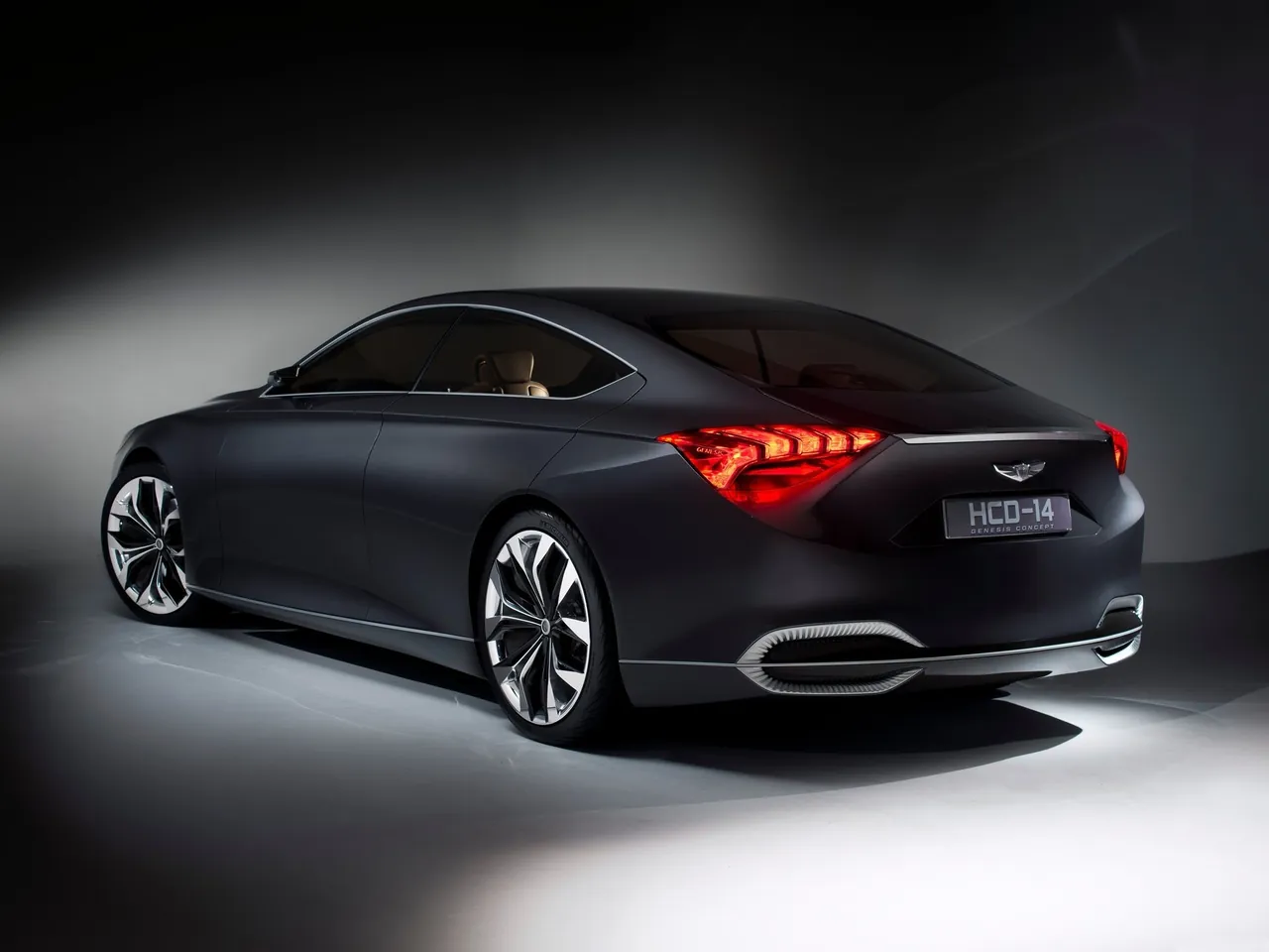 Hyundai HCD-14 Genesis Concept (2013) – zadní tříčtvrteční pohled