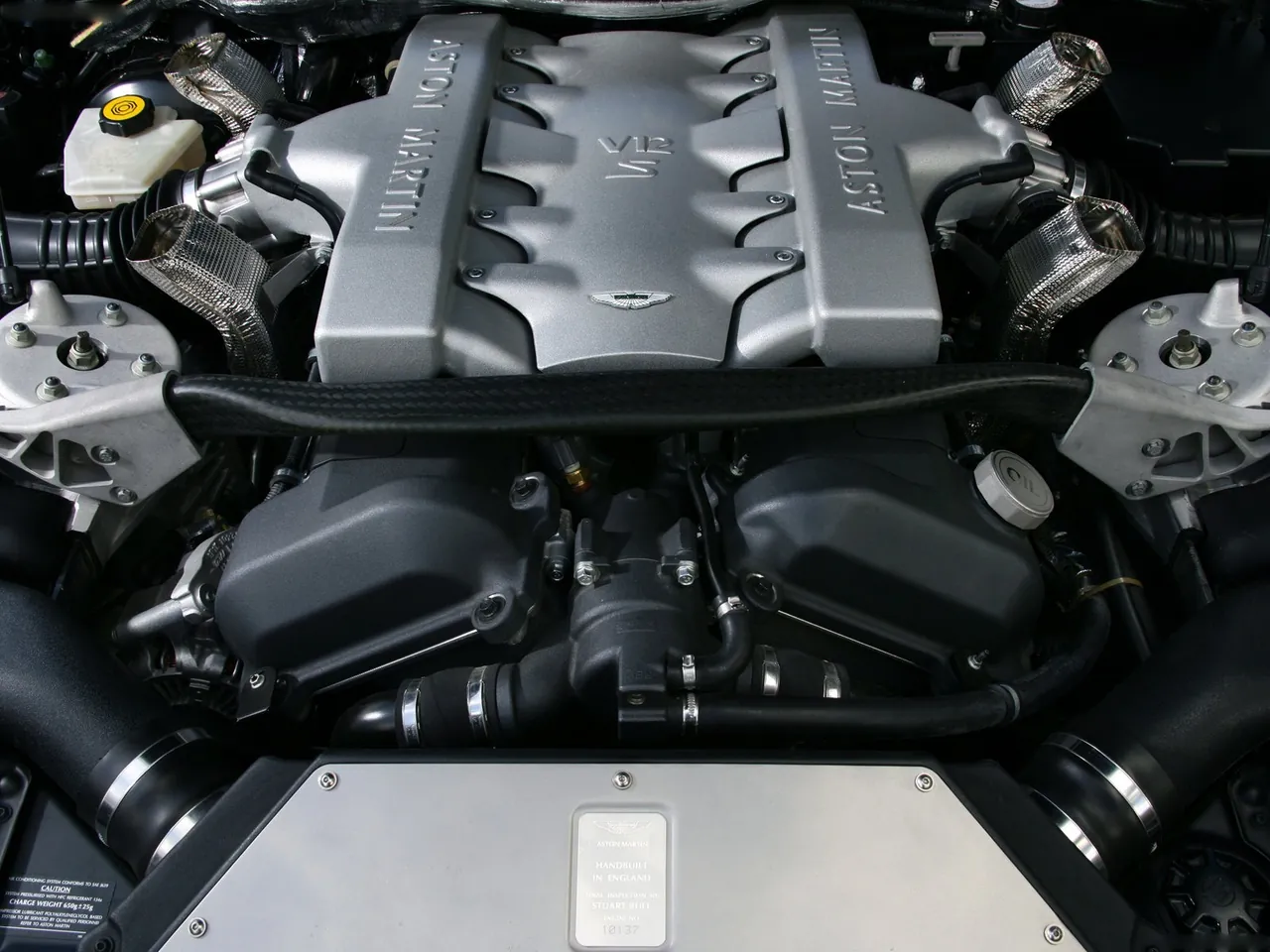 Aston Martin Vanquish S V12 (2004) – motor