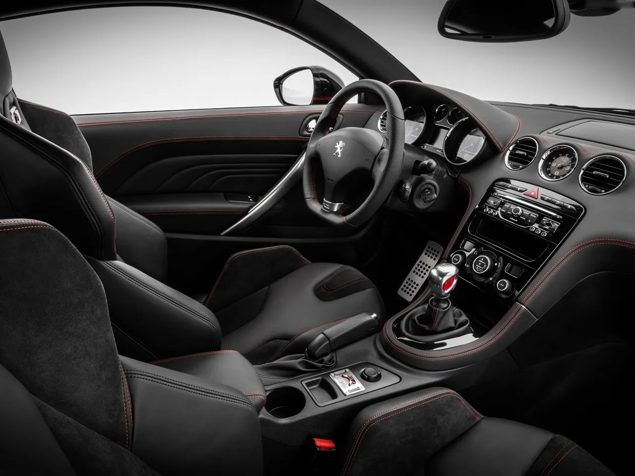 Peugeot RCZ R (2014) – interiér