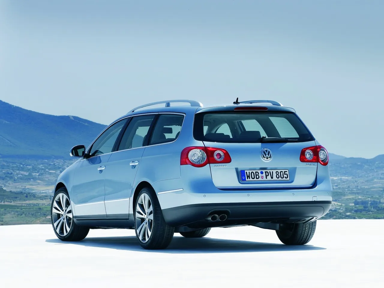 Volkswagen Passat Variant (2006) – zadní tříčtvrteční pohled