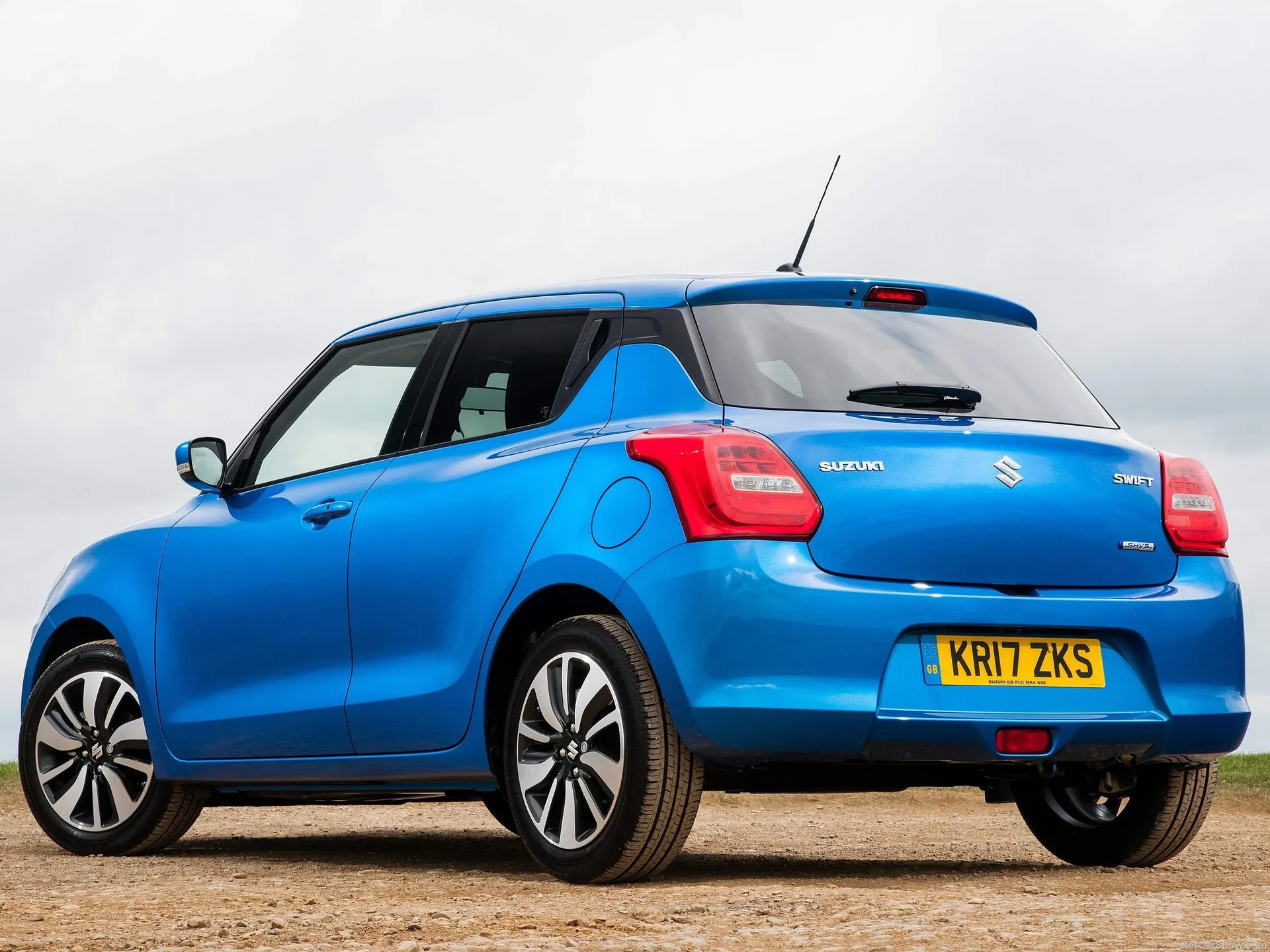 Suzuki Swift (2018) – zadní tříčtvrteční pohled