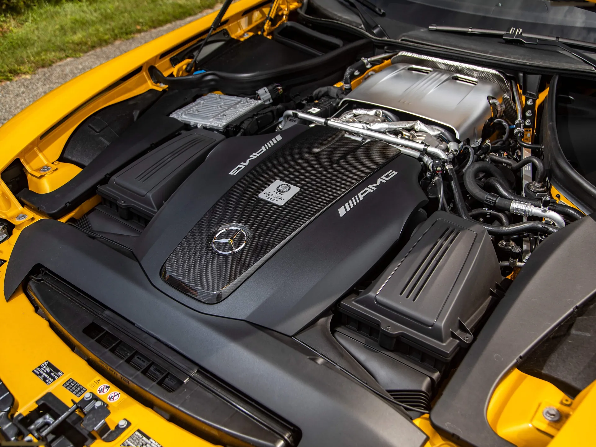 Mercedes-Benz AMG GT R (2020) - Engine Bay