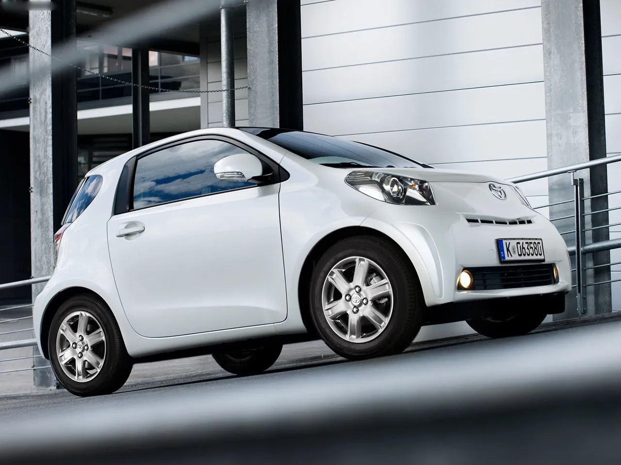 Toyota iQ (2009)