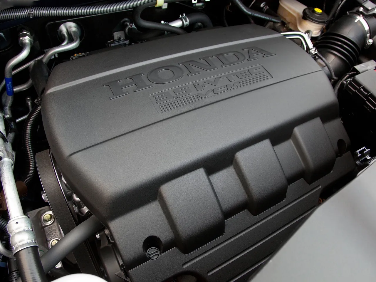 Honda Pilot (2012) – motorový prostor