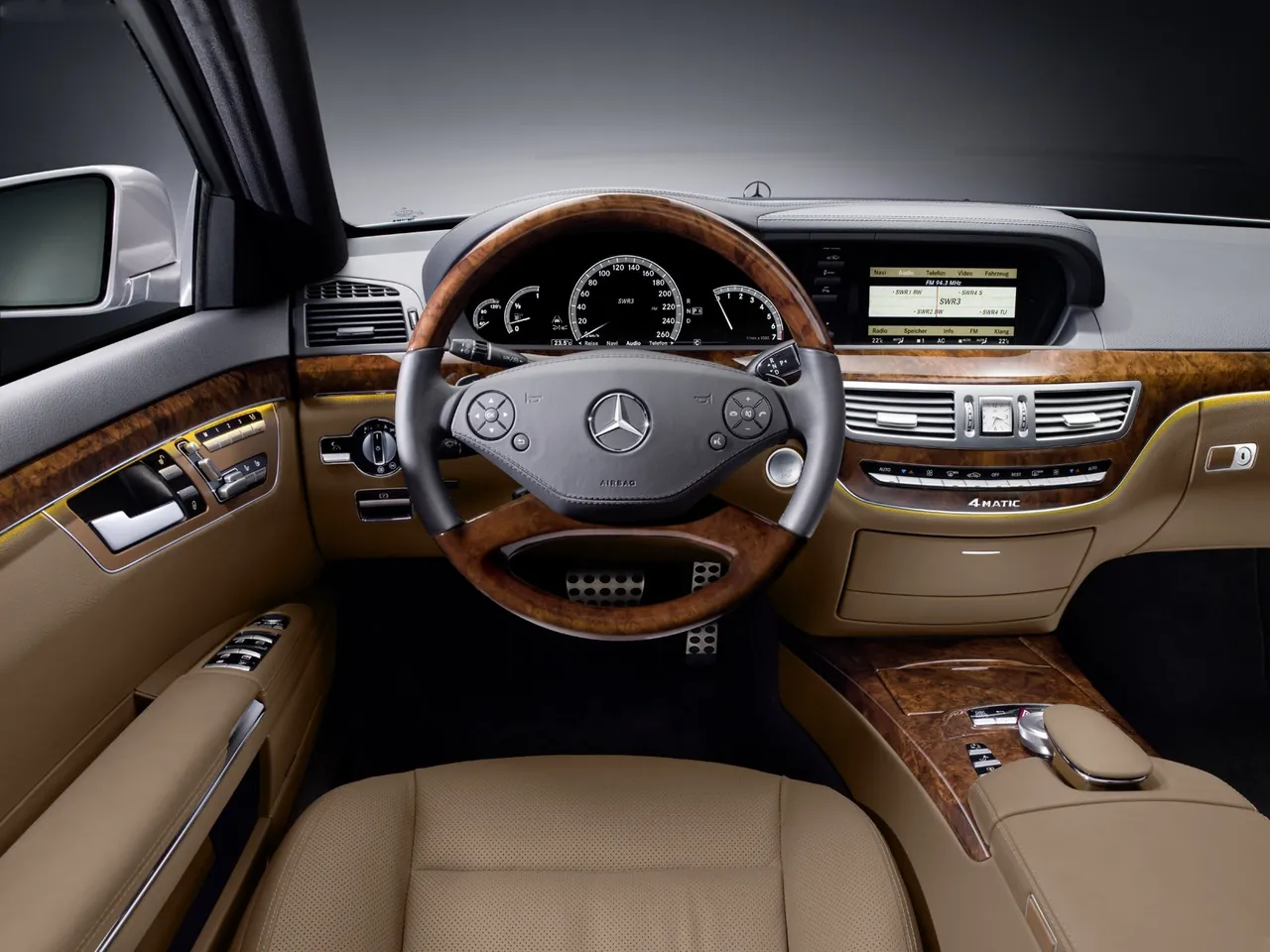 Mercedes-Benz S-Class AMG Sports Package (2010) - Interior