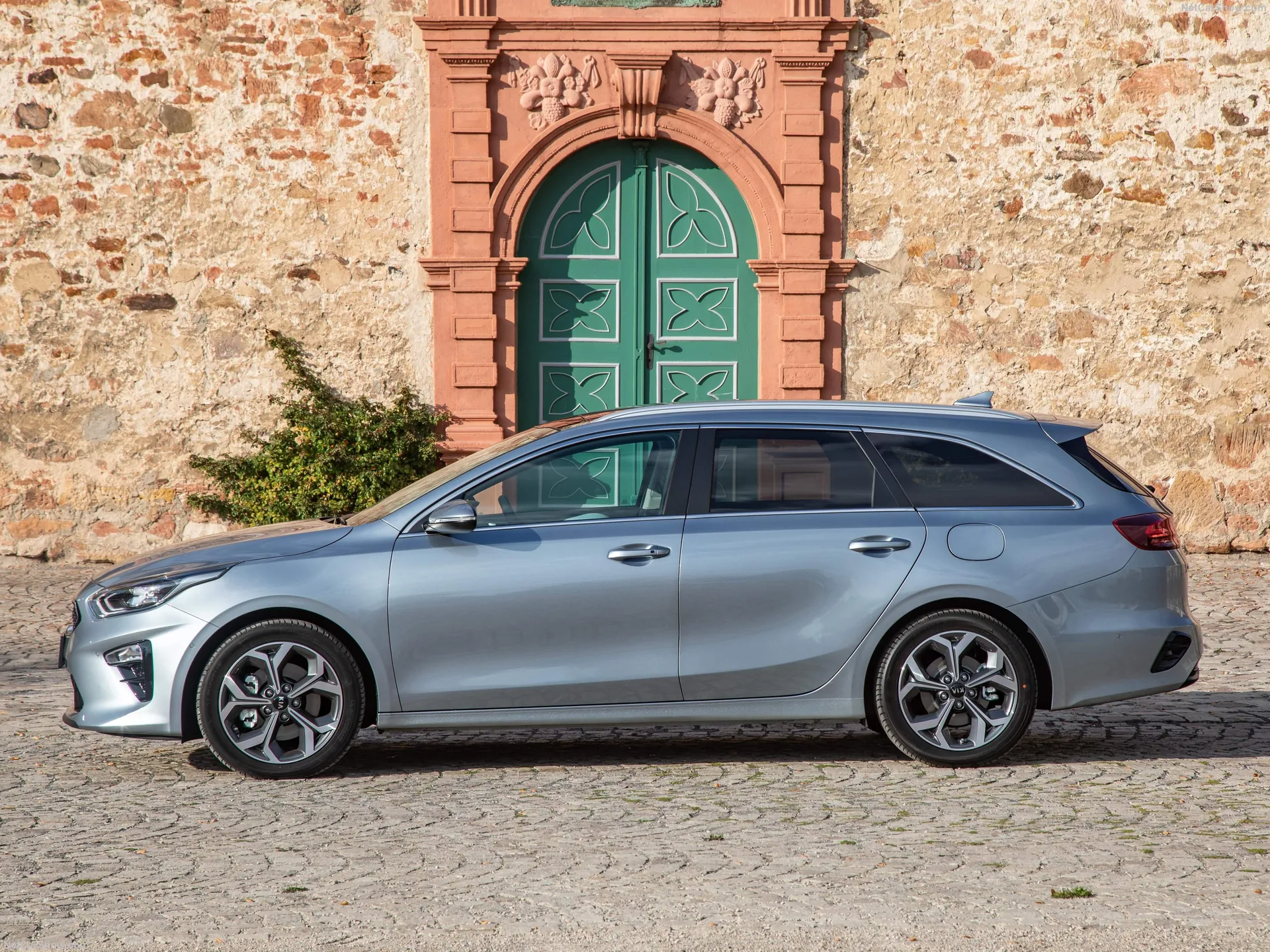 Kia Ceed Sportswagon (2019) – boční profil