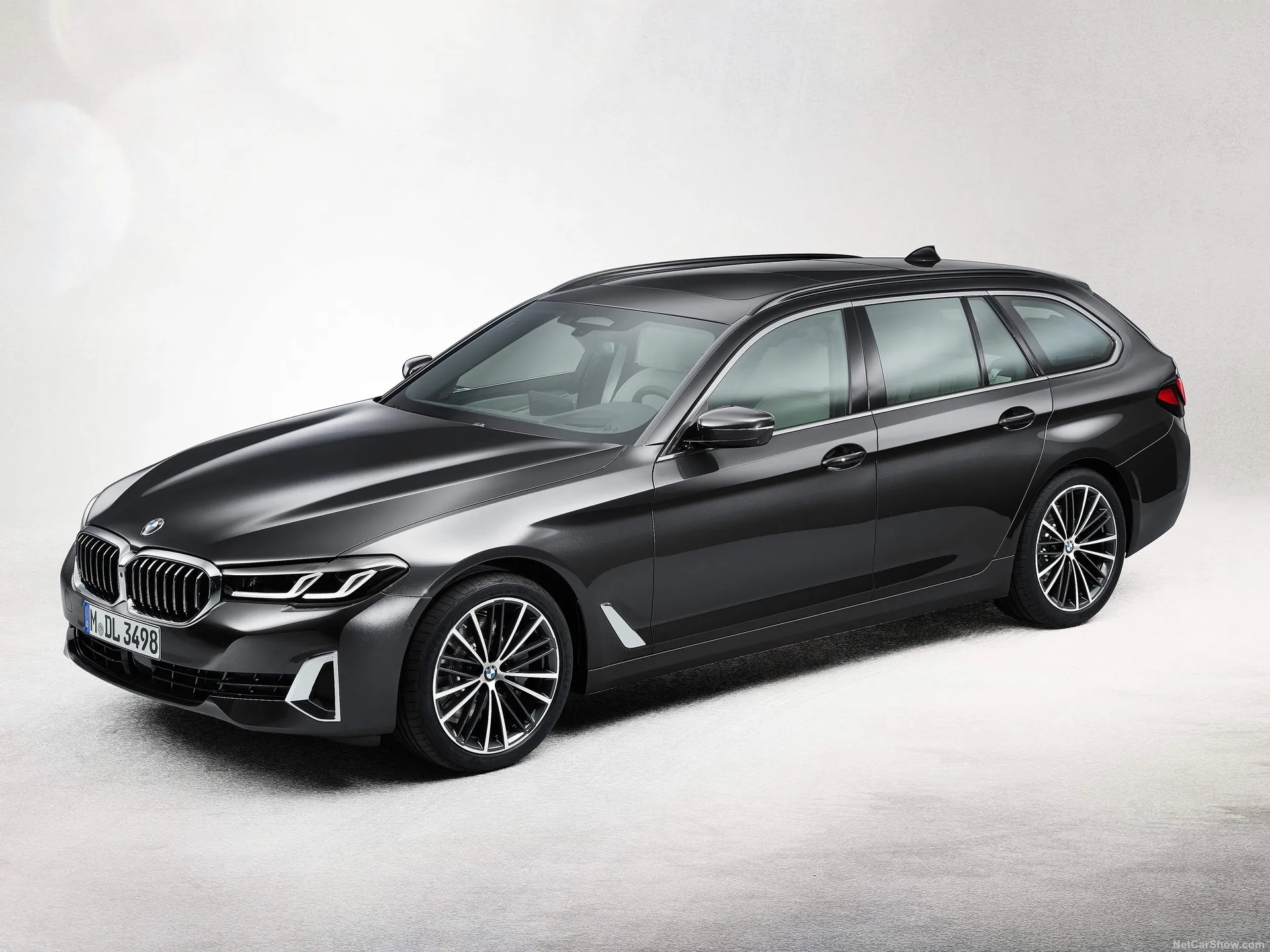 BMW 5-Series Touring (2021)