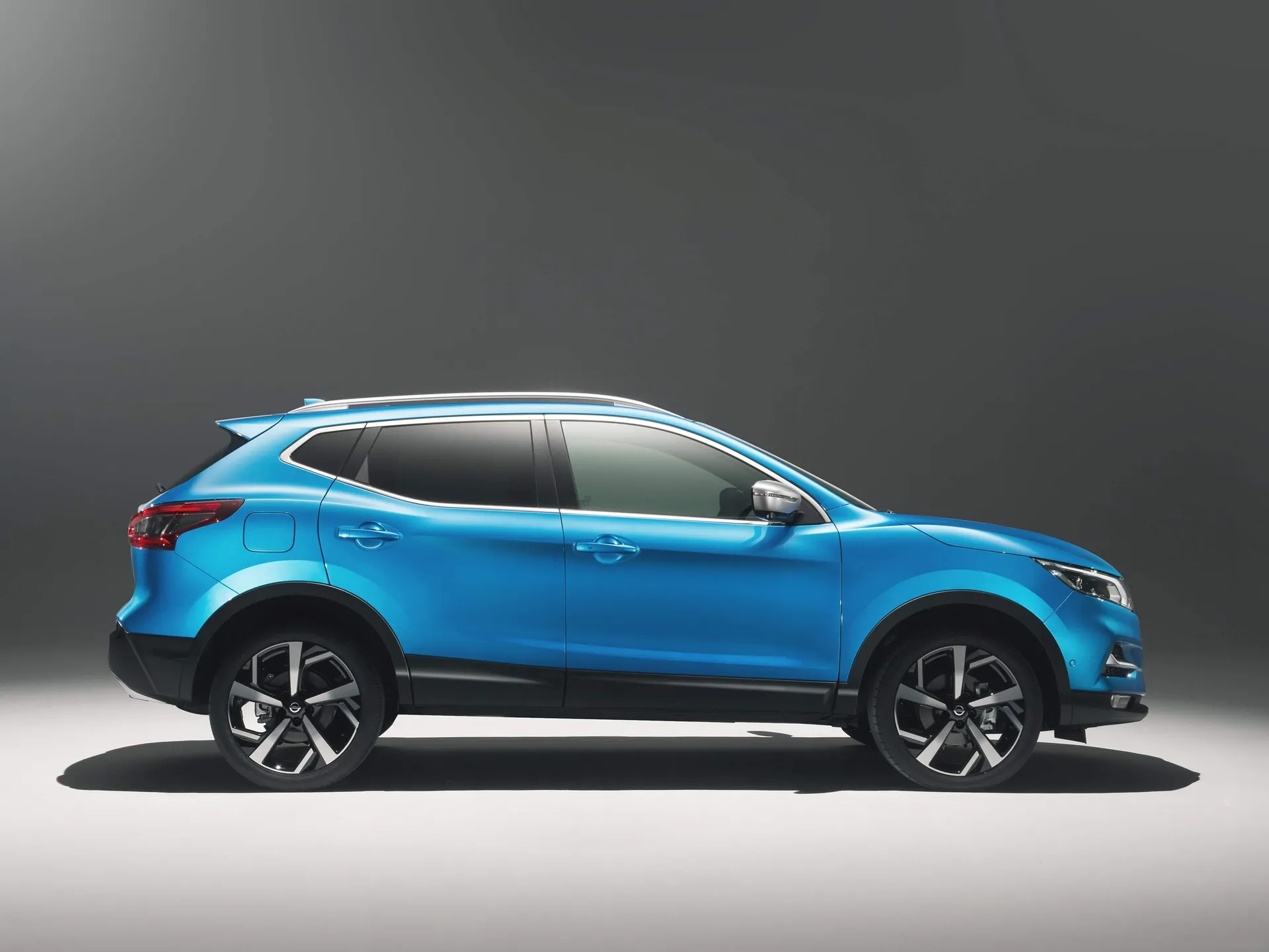 Nissan Qashqai (2018) - Side Profile
