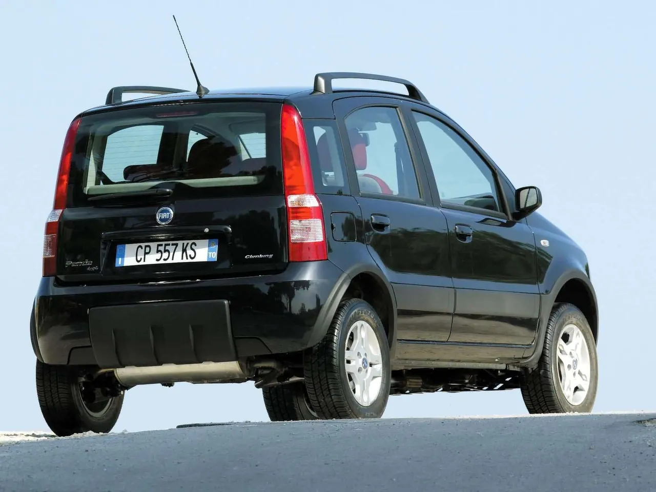 Fiat Panda 4x4 (2004) – zadní tříčtvrteční pohled