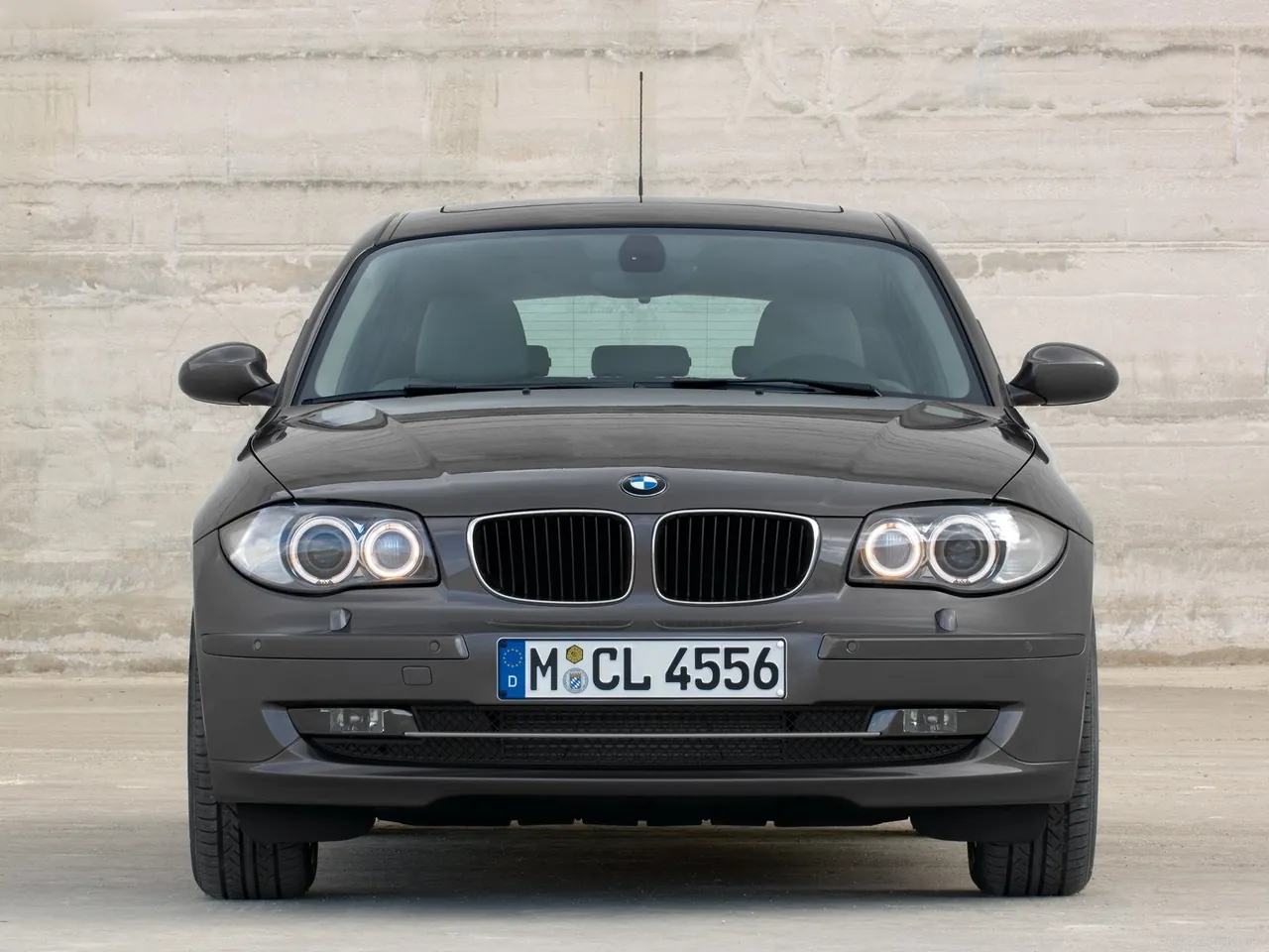 BMW 1-Series 5-door (2008) – zepředu