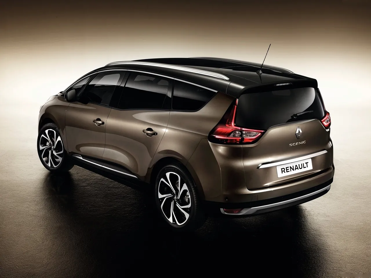 Renault Grand Scenic (2017) – zadní tříčtvrteční pohled