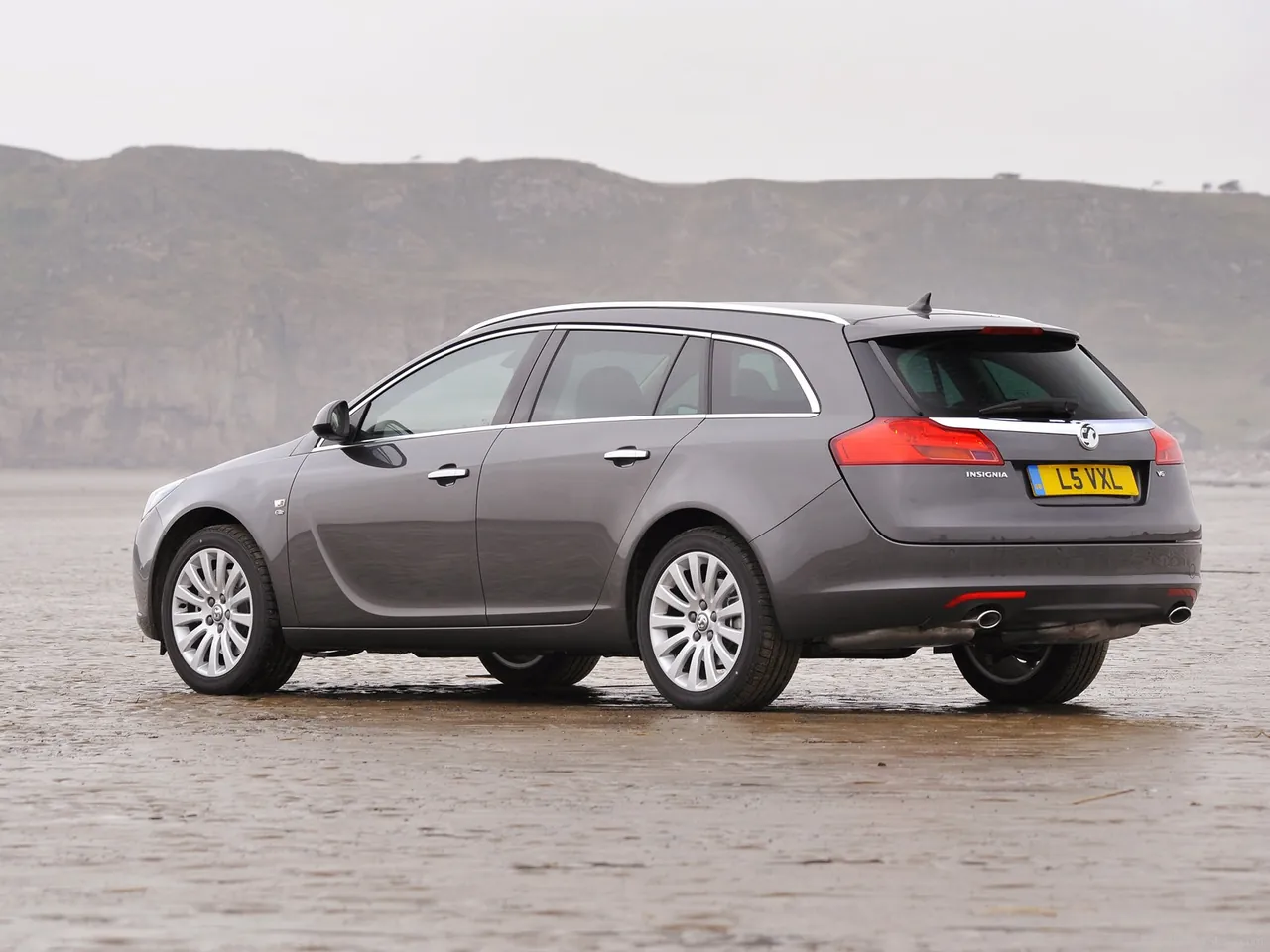 Vauxhall Insignia Sports Tourer (2010) – zadní tříčtvrteční pohled