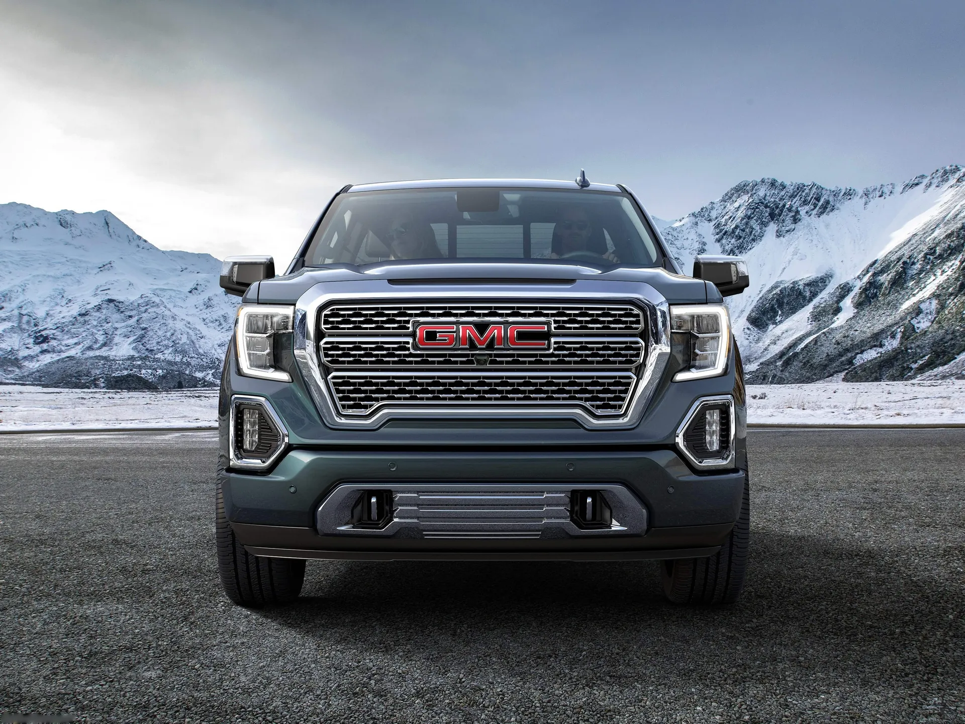 GMC Sierra Denali (2019) – zepředu