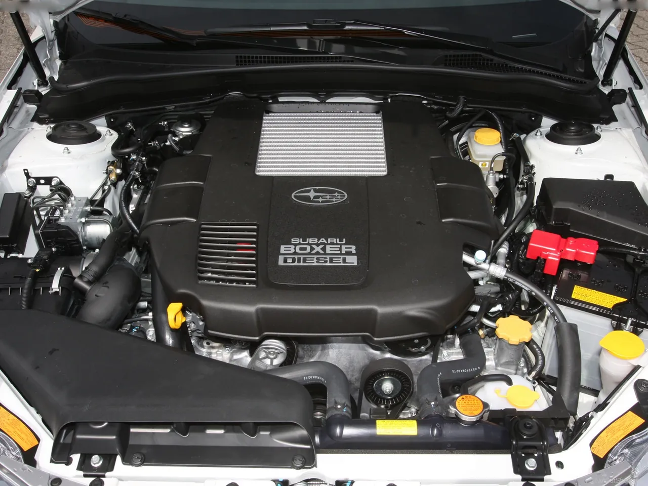 Subaru Impreza XV (2010) – motorový prostor