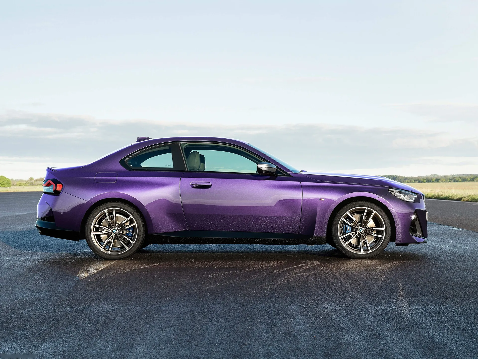 BMW M240i xDrive Coupe (2022) - Side Profile