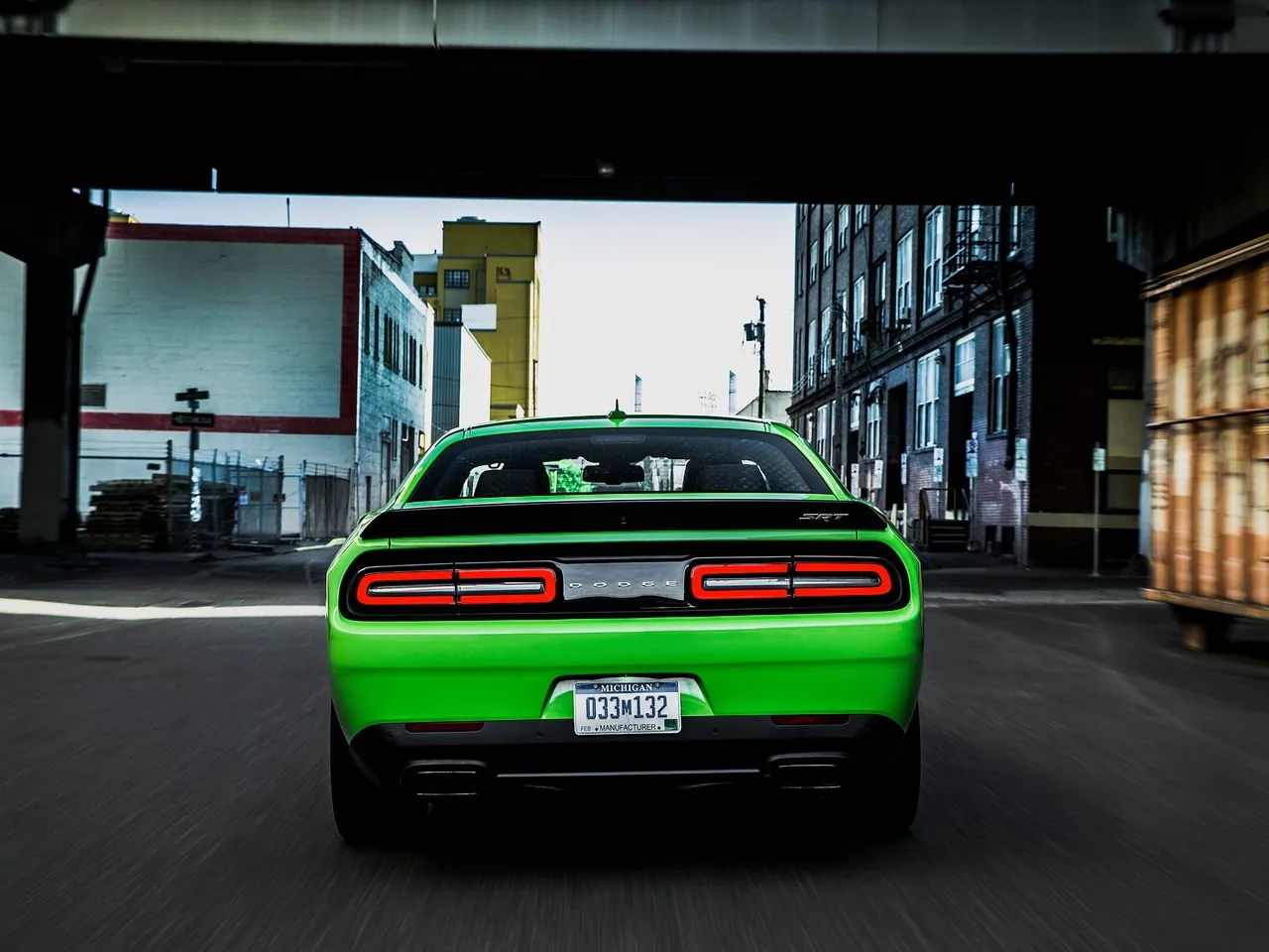 Dodge Challenger SRT Hellcat (2015) – zezadu