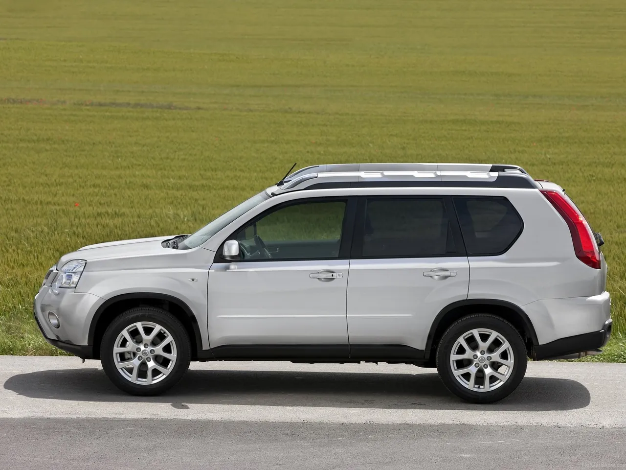 Nissan X-Trail (2011) – boční profil