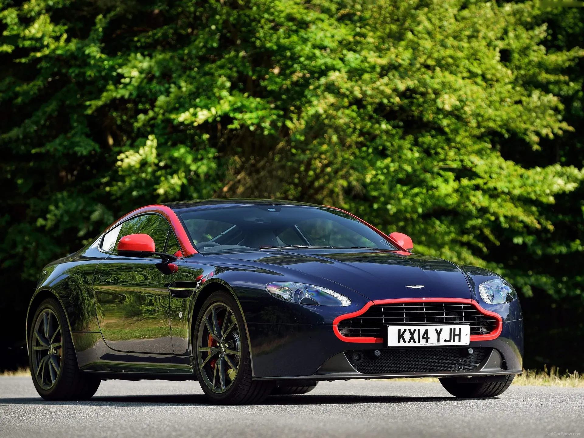 Aston Martin V8 Vantage N430 (2015)