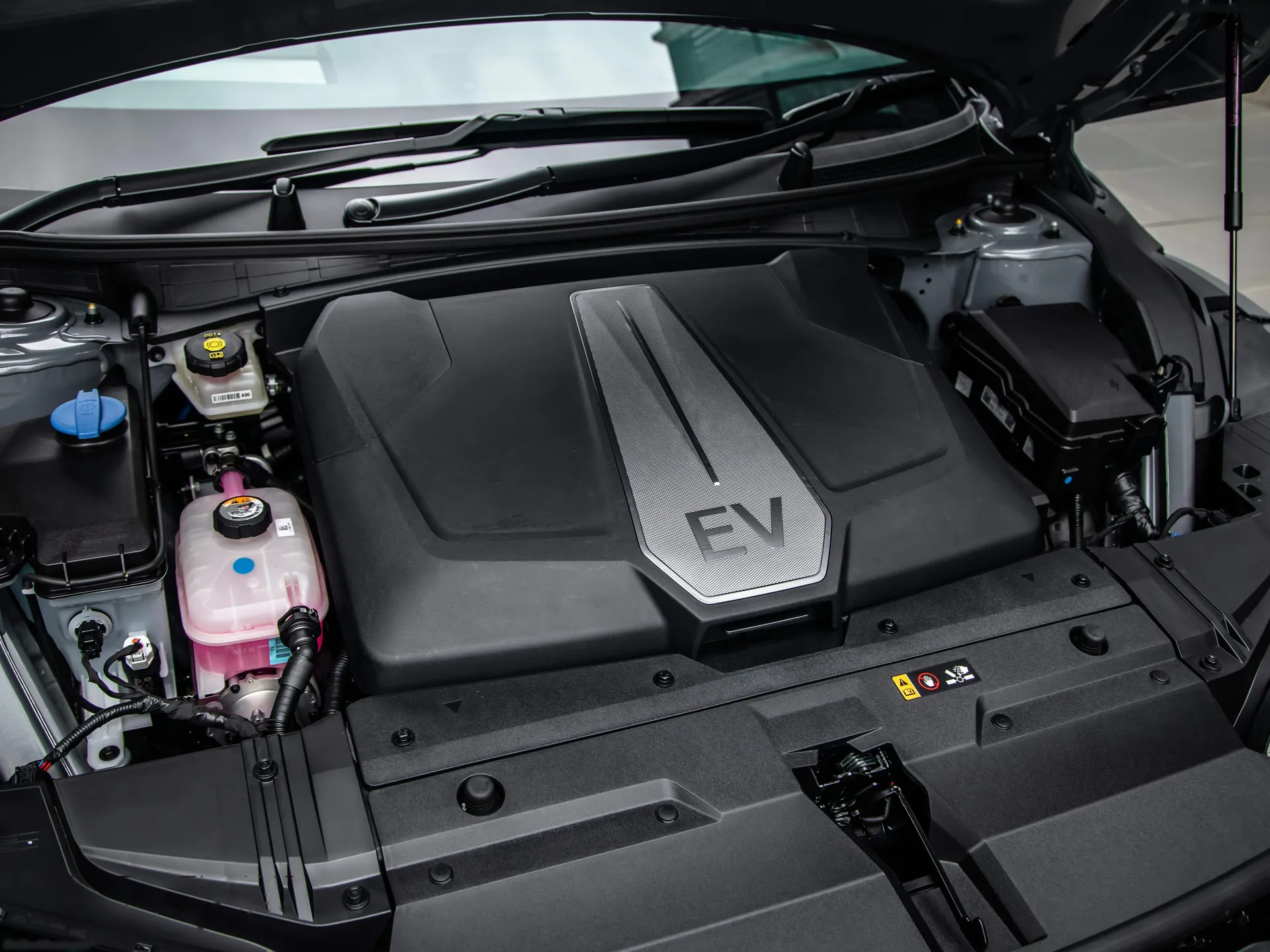 Kia EV6 [AU] (2022) – motorový prostor