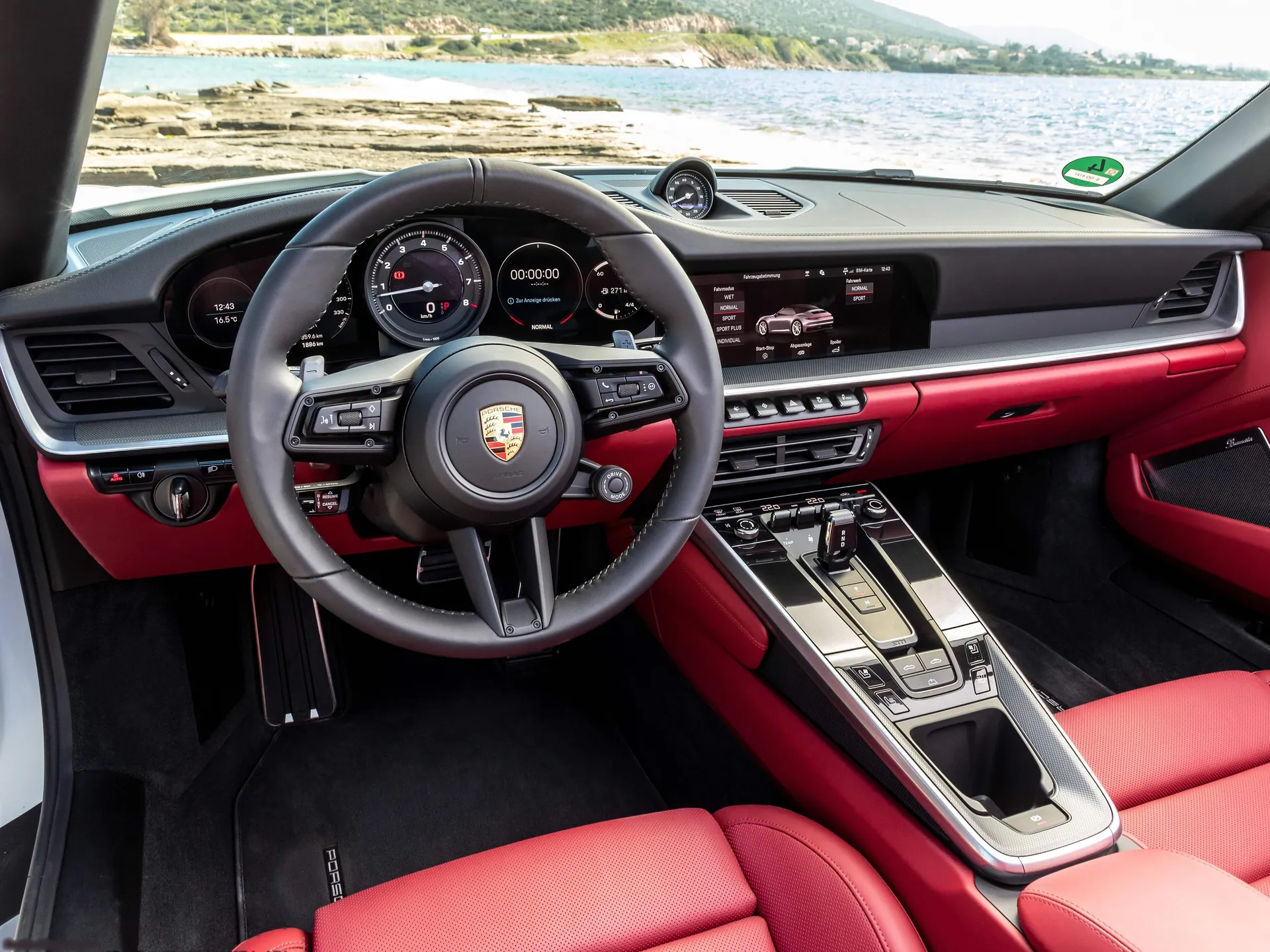 Porsche 911 Carrera 4S Cabriolet (2019) - Interior