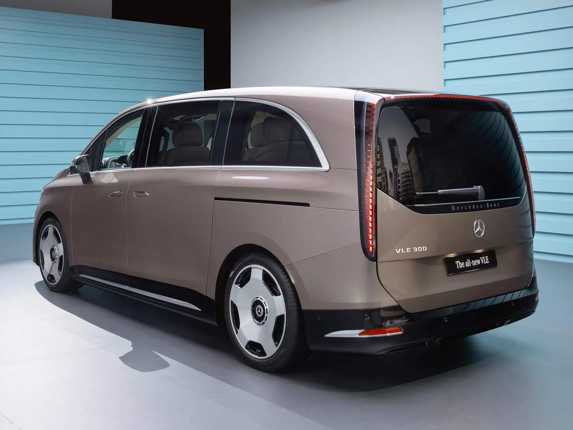 Mercedes-Benz VLE (2027) – zadní tříčtvrteční pohled