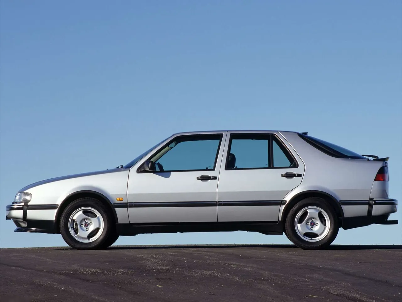 Saab 9000 (1998) – boční profil